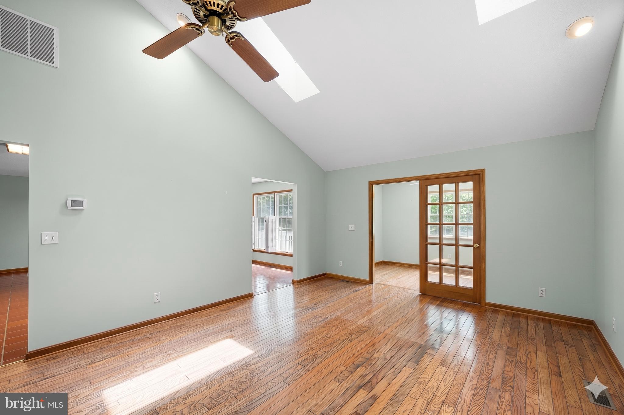 SALT POND - Residential