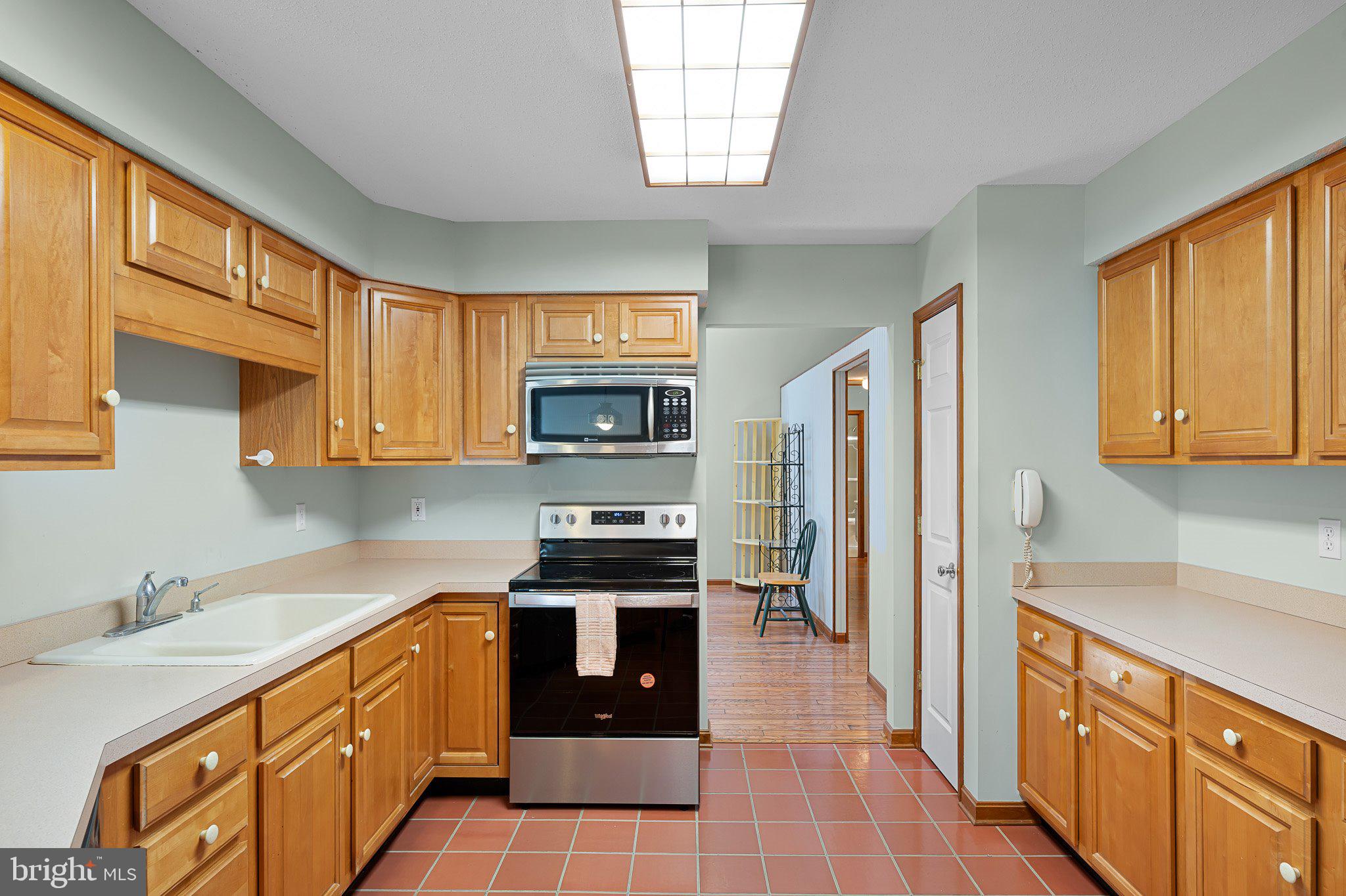 SALT POND - Residential