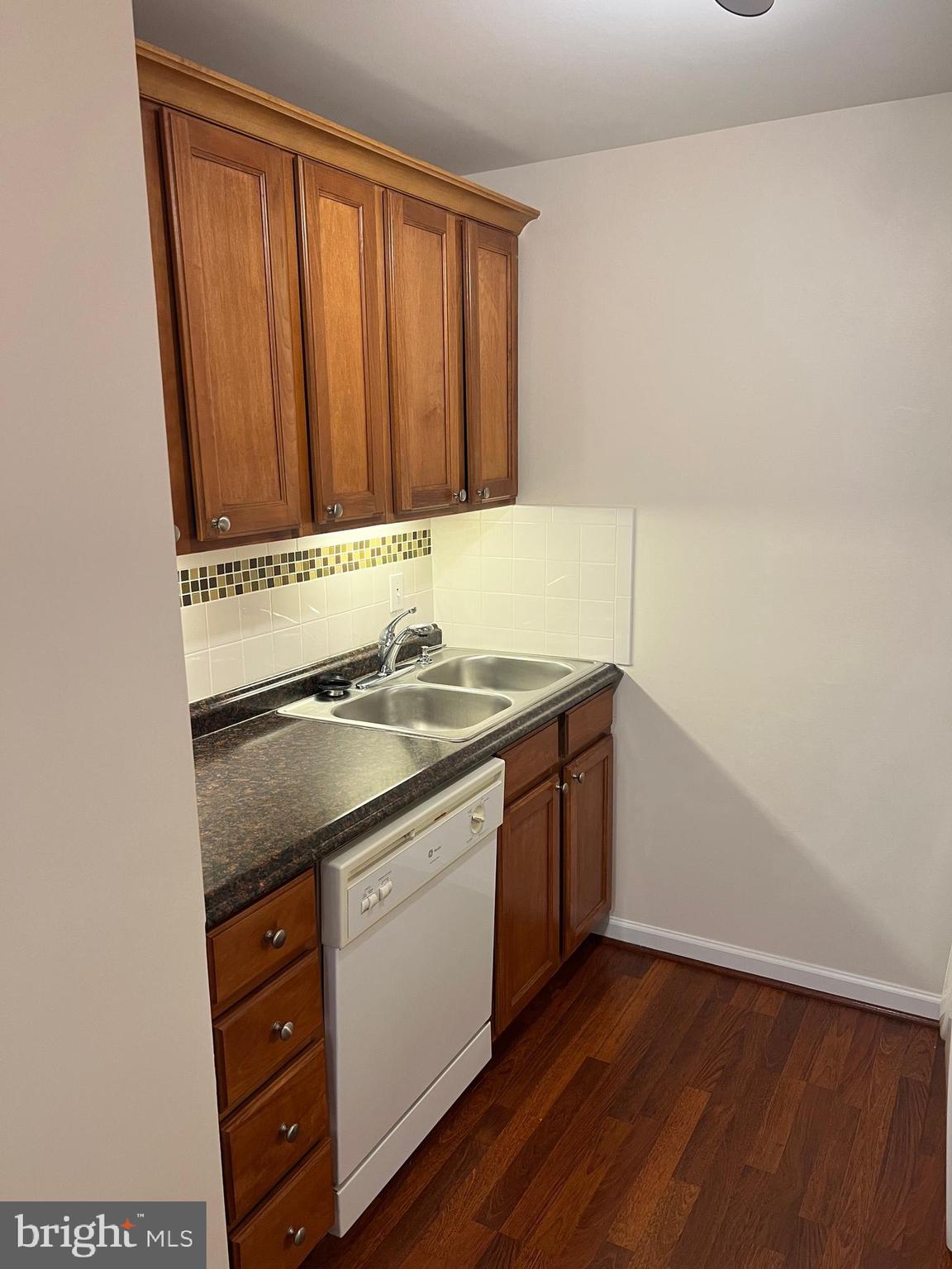 FRIENDSHIP HEIGHTS - Residential Lease