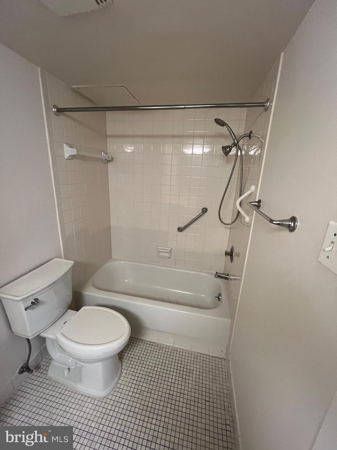 FRIENDSHIP HEIGHTS - Residential Lease