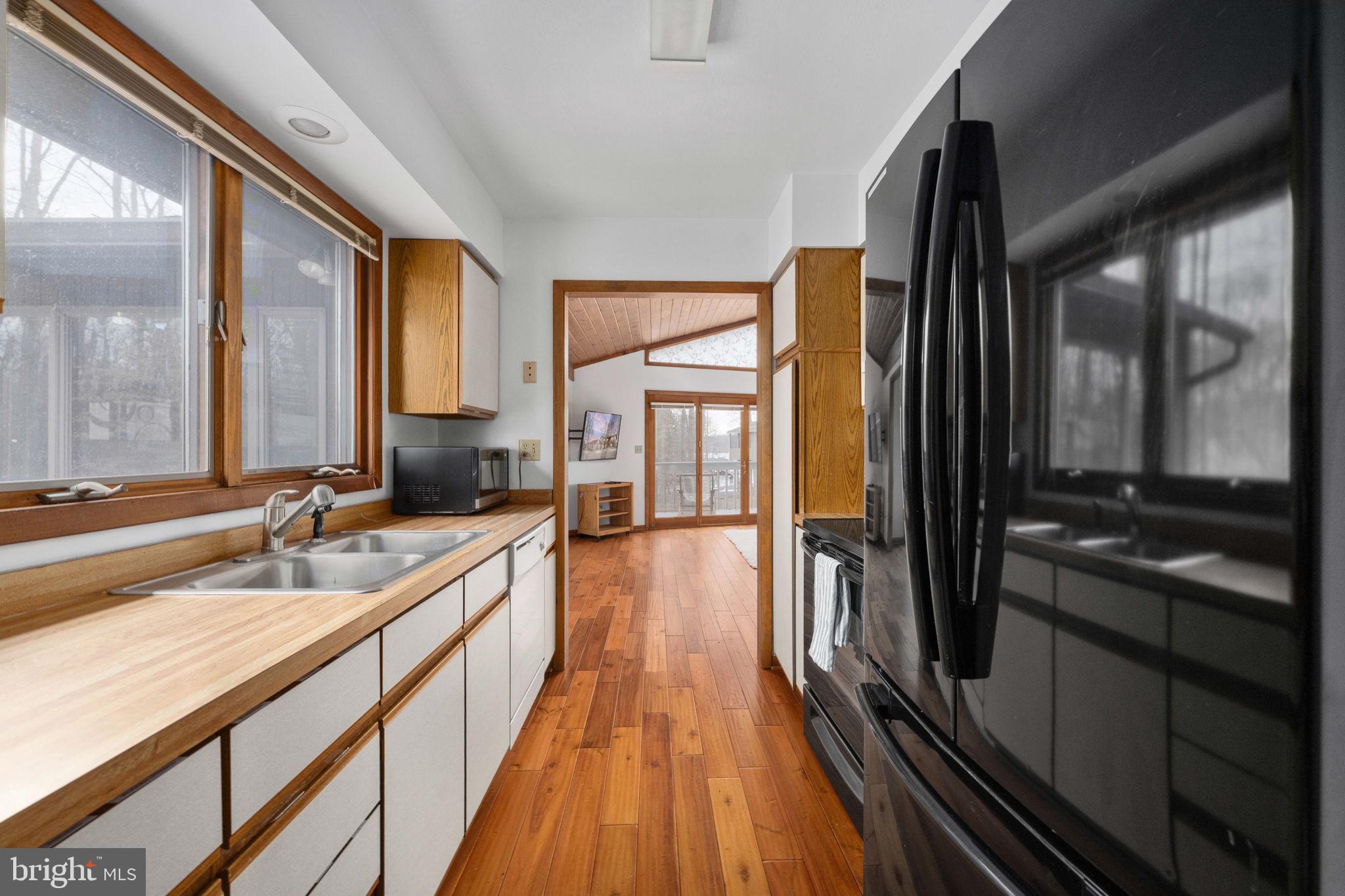 BOTH WATERS ESTATES - Residential