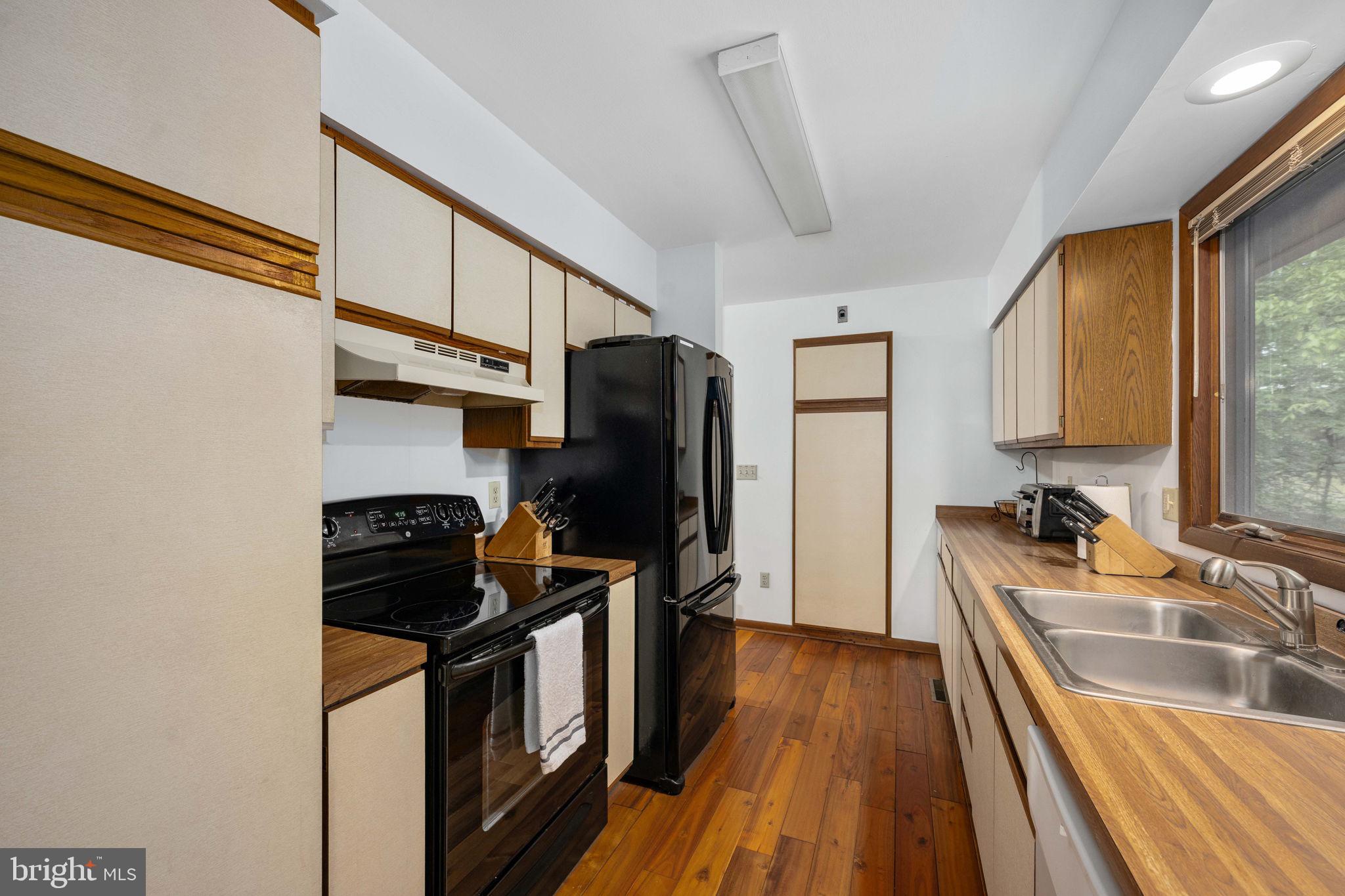 BOTH WATERS ESTATES - Residential