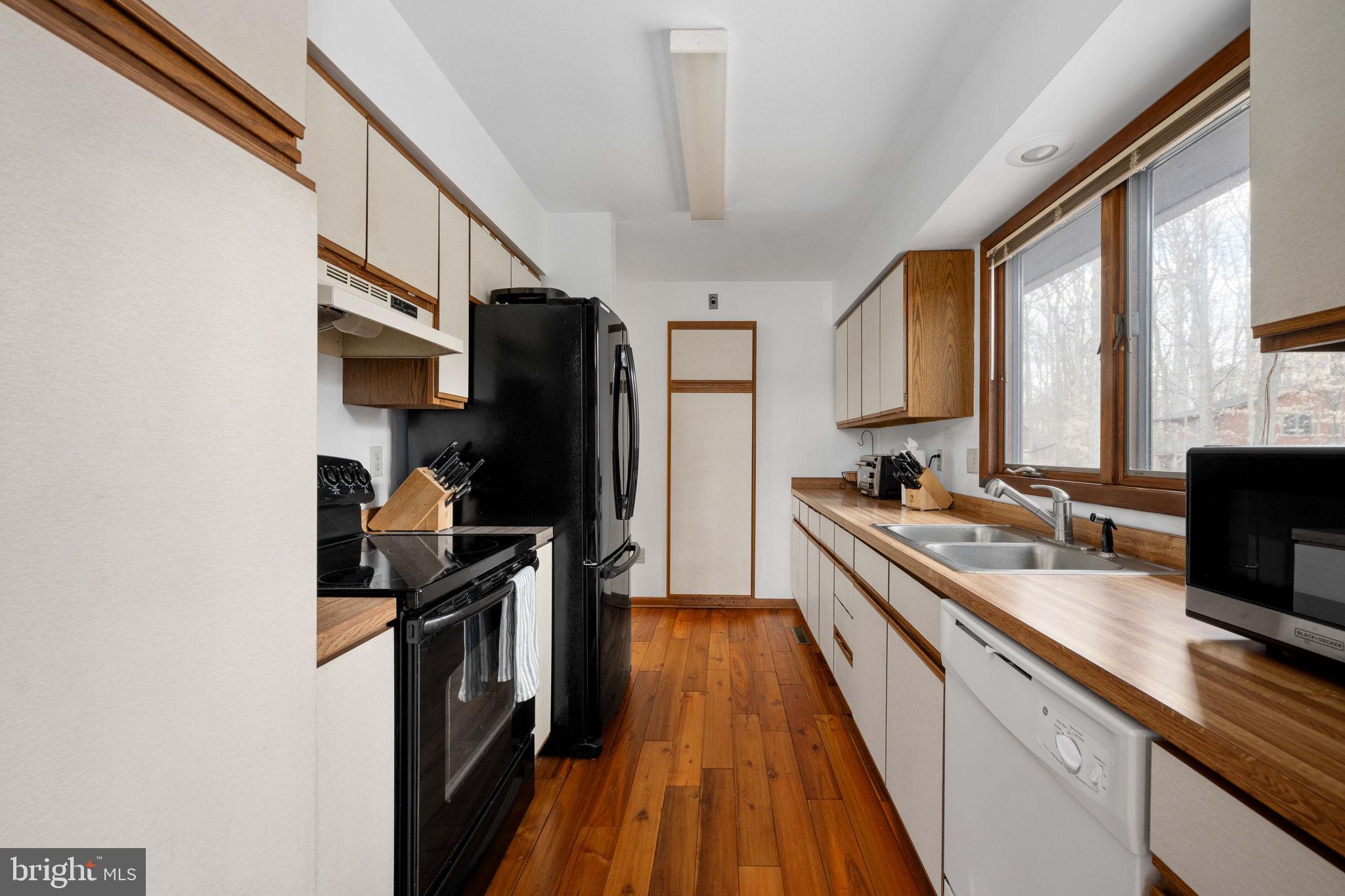 BOTH WATERS ESTATES - Residential