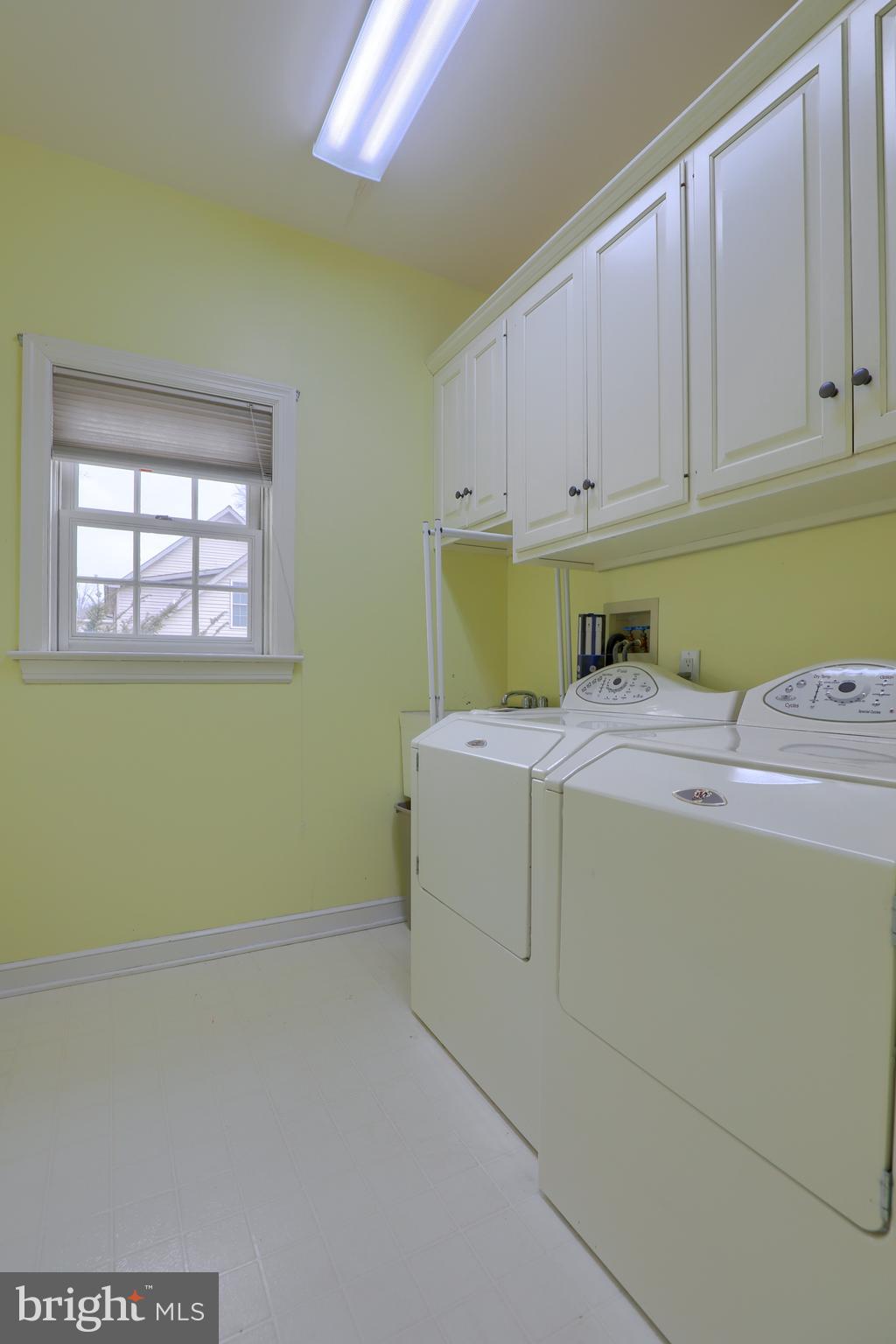 WOODLAND HILLS - Residential