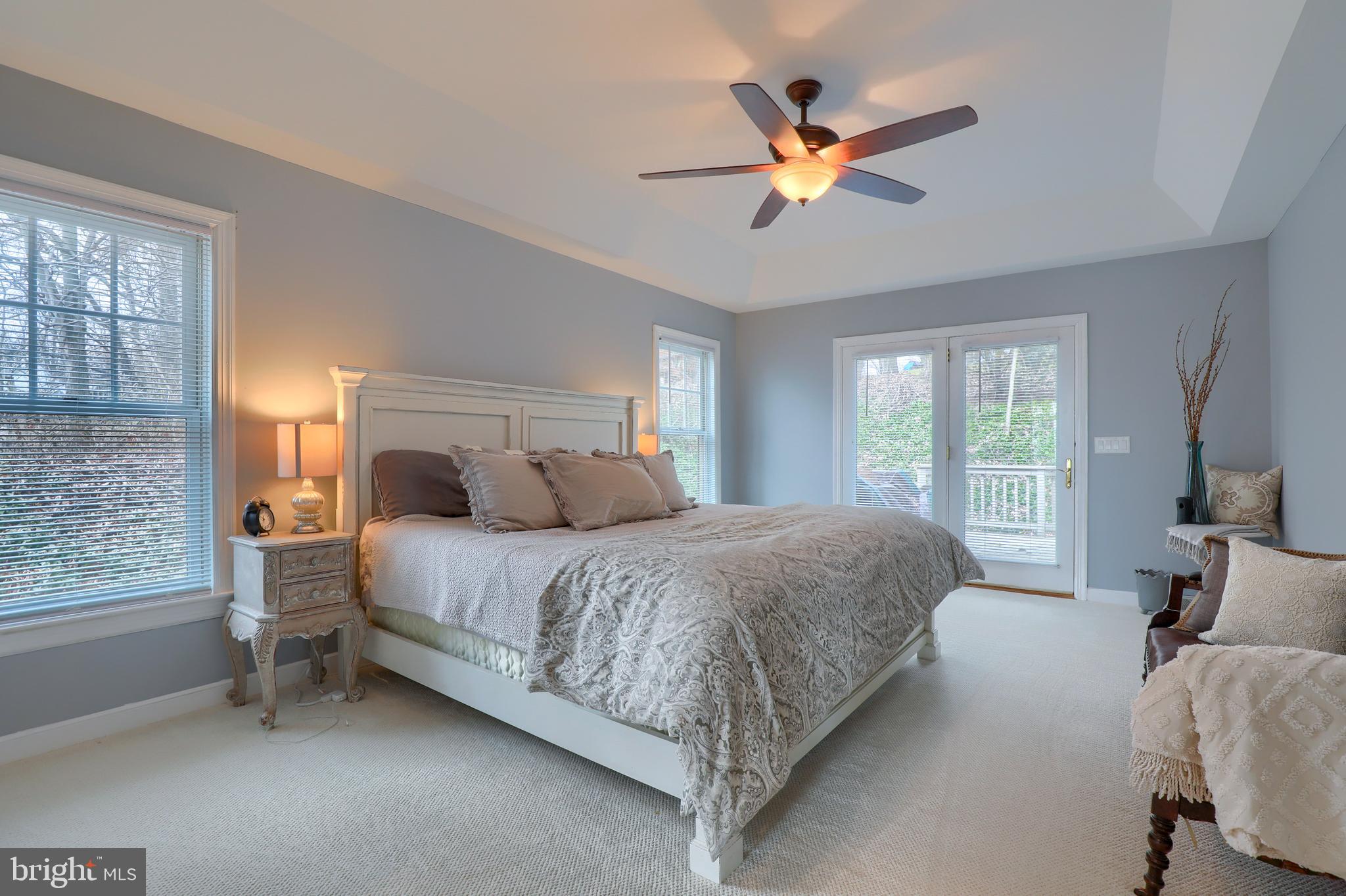 WOODLAND HILLS - Residential