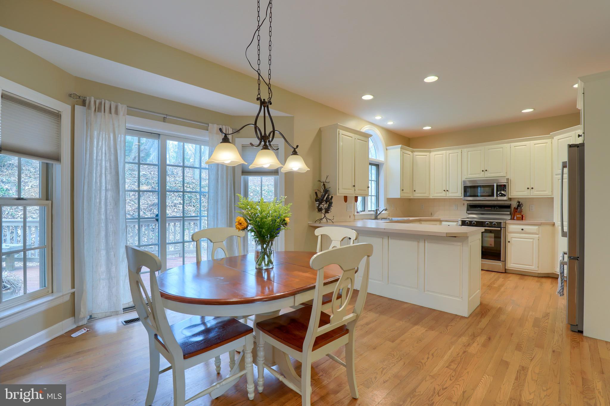 WOODLAND HILLS - Residential