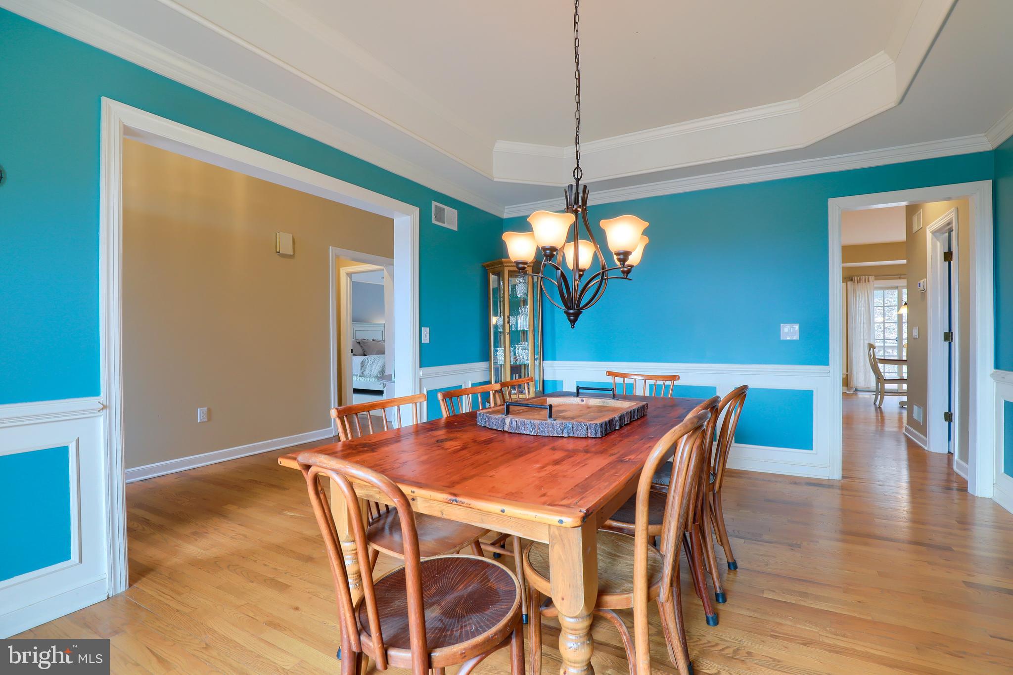 WOODLAND HILLS - Residential