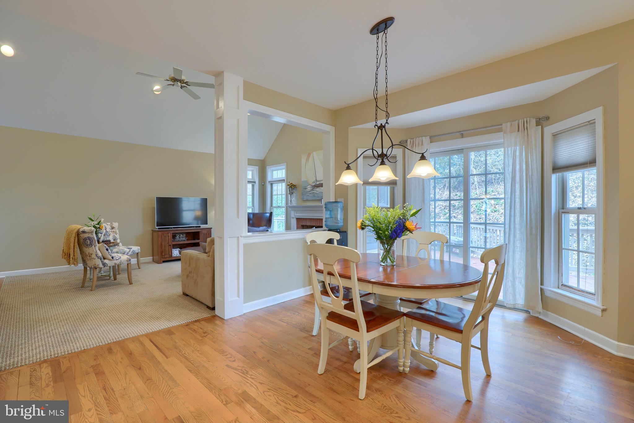 WOODLAND HILLS - Residential