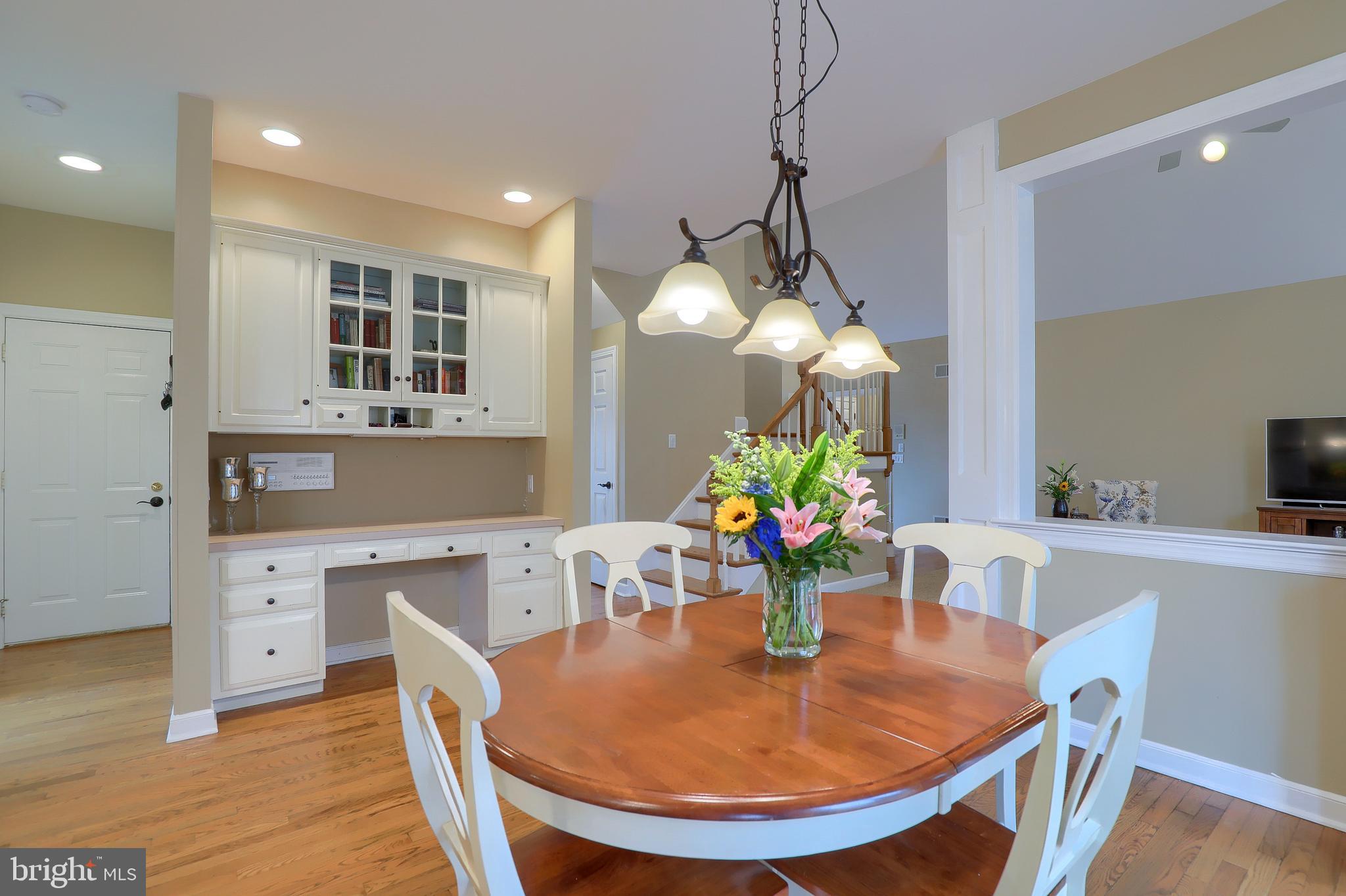 WOODLAND HILLS - Residential