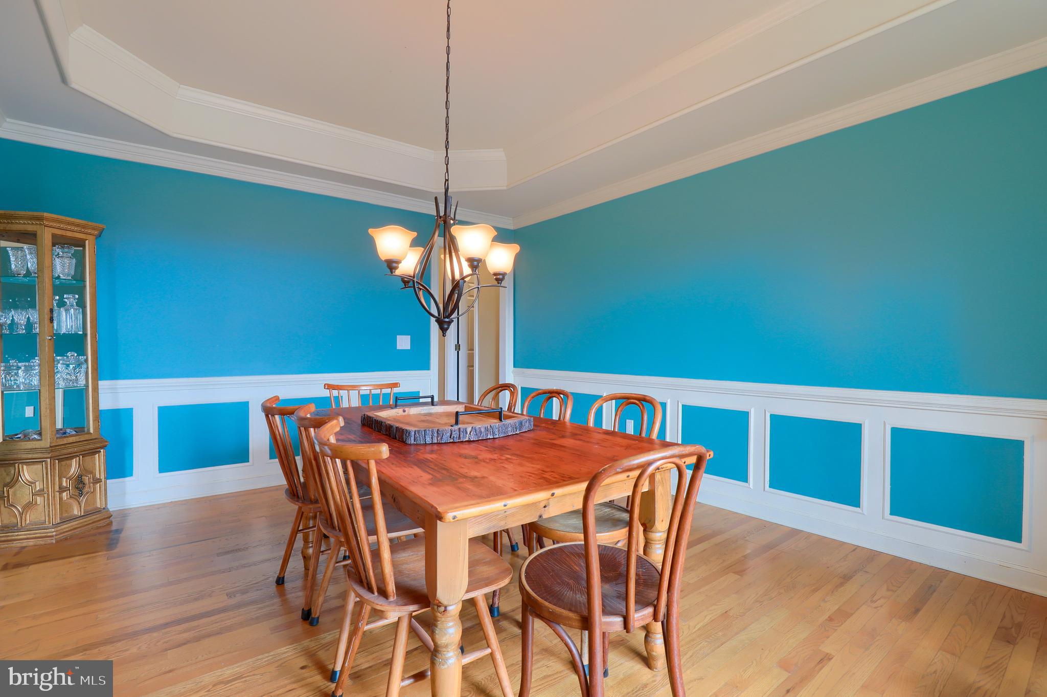 WOODLAND HILLS - Residential