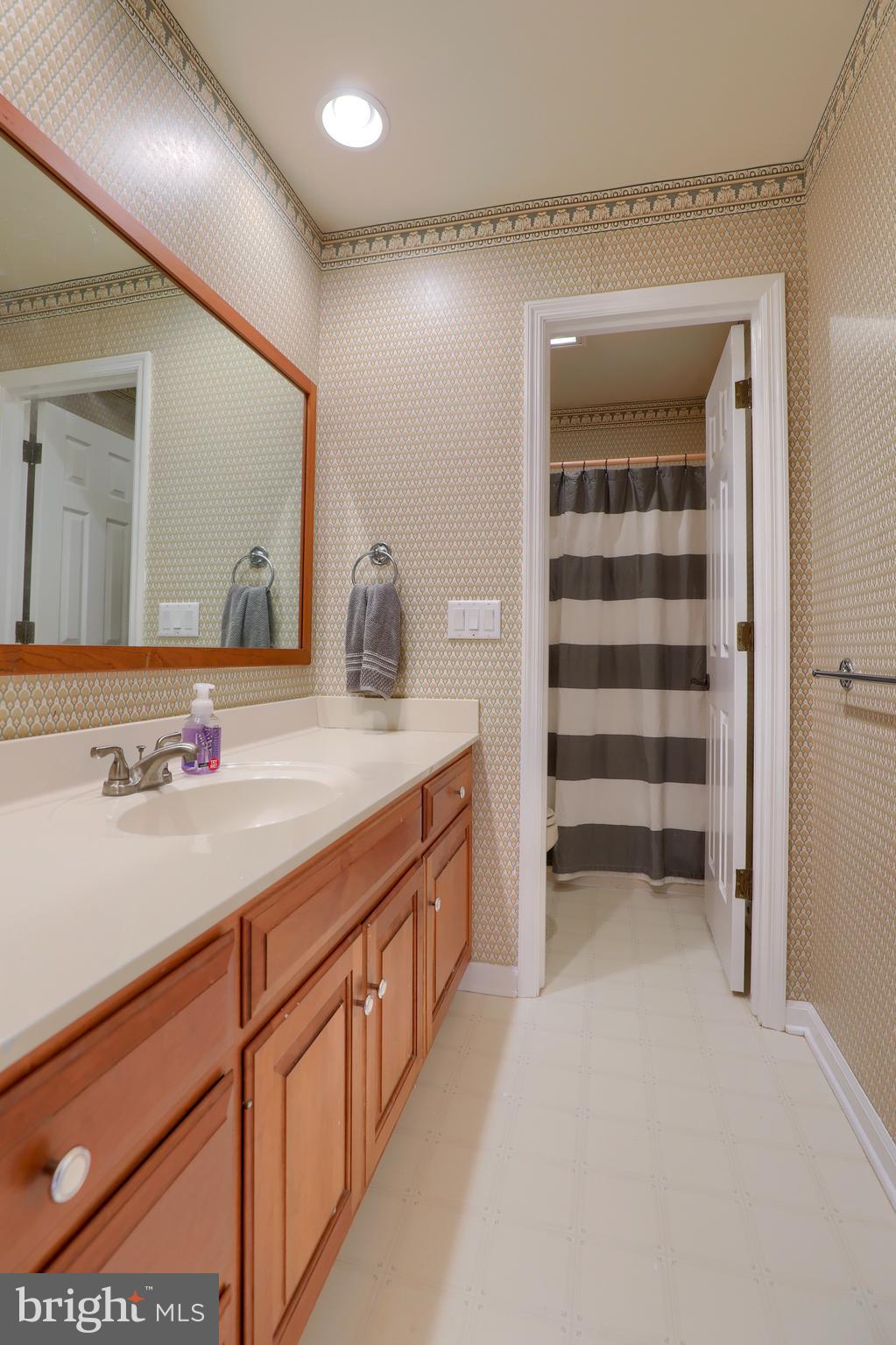 WOODLAND HILLS - Residential