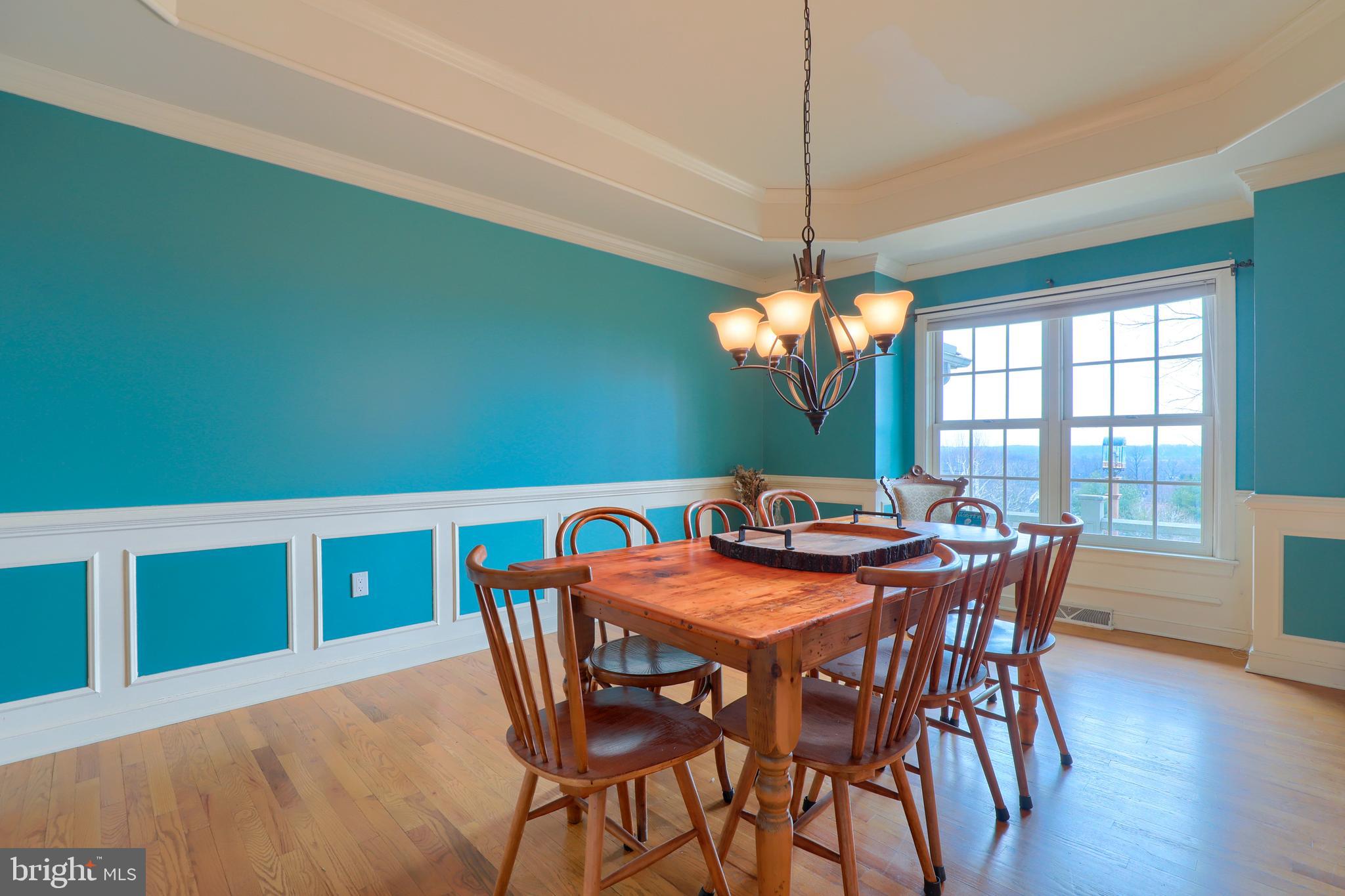 WOODLAND HILLS - Residential