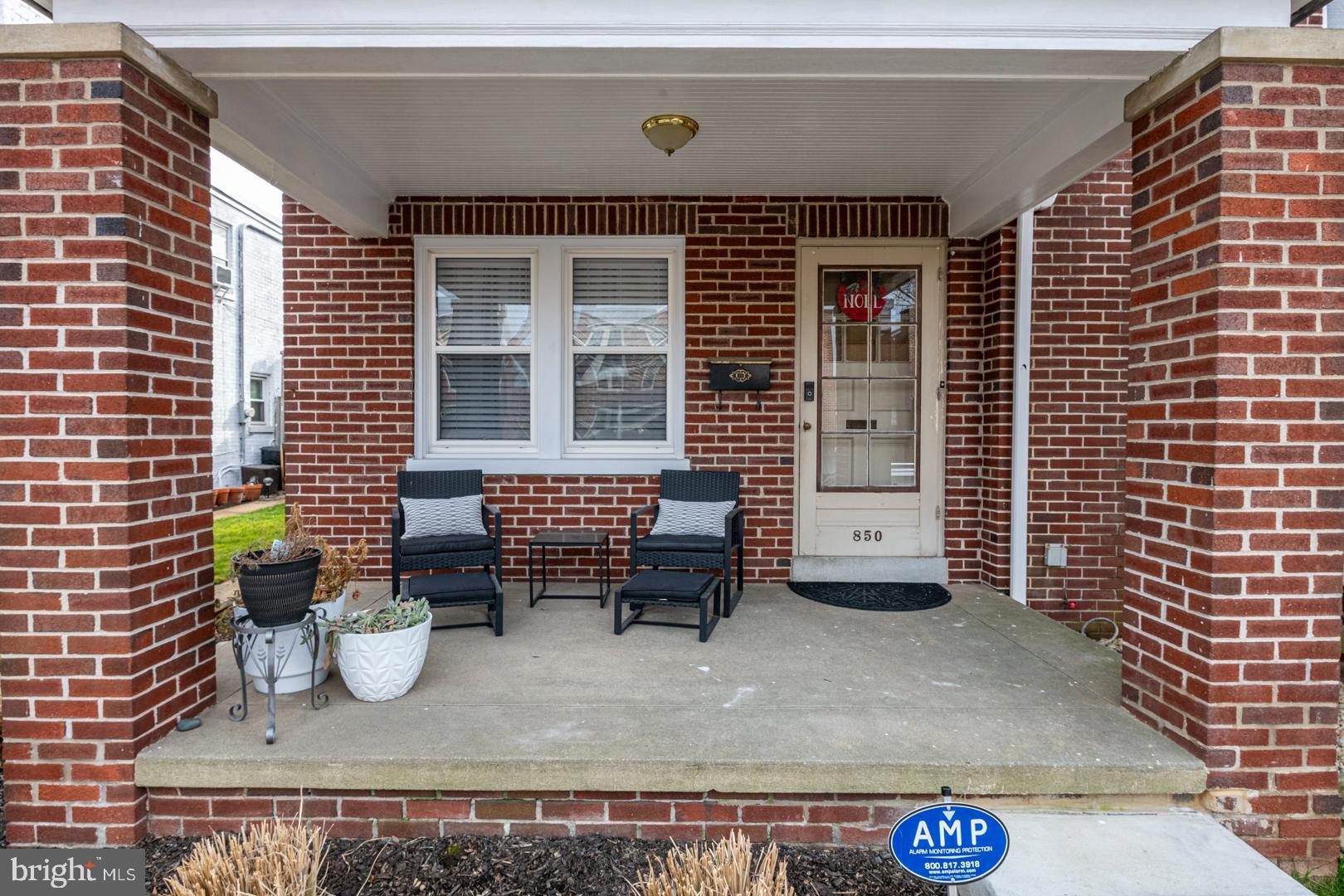 850 E MADISON STREET