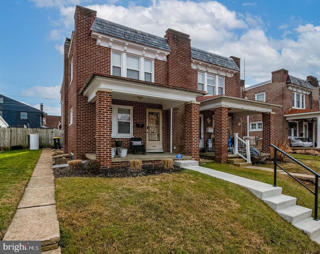 Photo of 850 E Madison Street, LANCASTER, PA 17602 (MLS # PALA2081514)