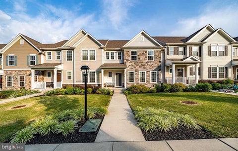 Townhouse For Rent - 733 Sun Valley Court<br/> Chester County, GLENMOORE, PA 19343