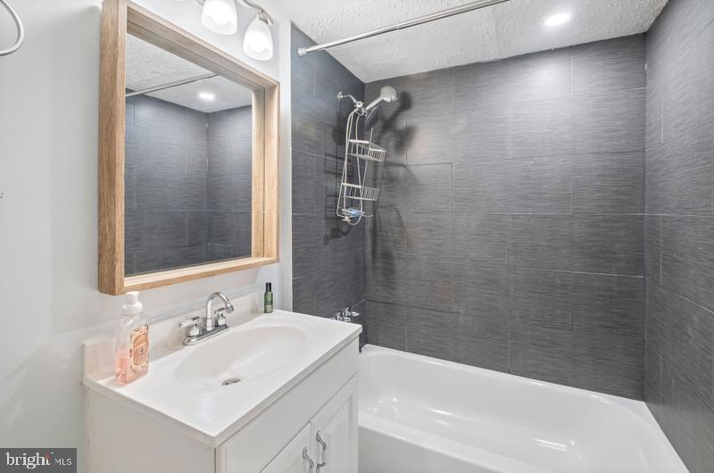 TANTALLON ON THE POTOMAC - Residential