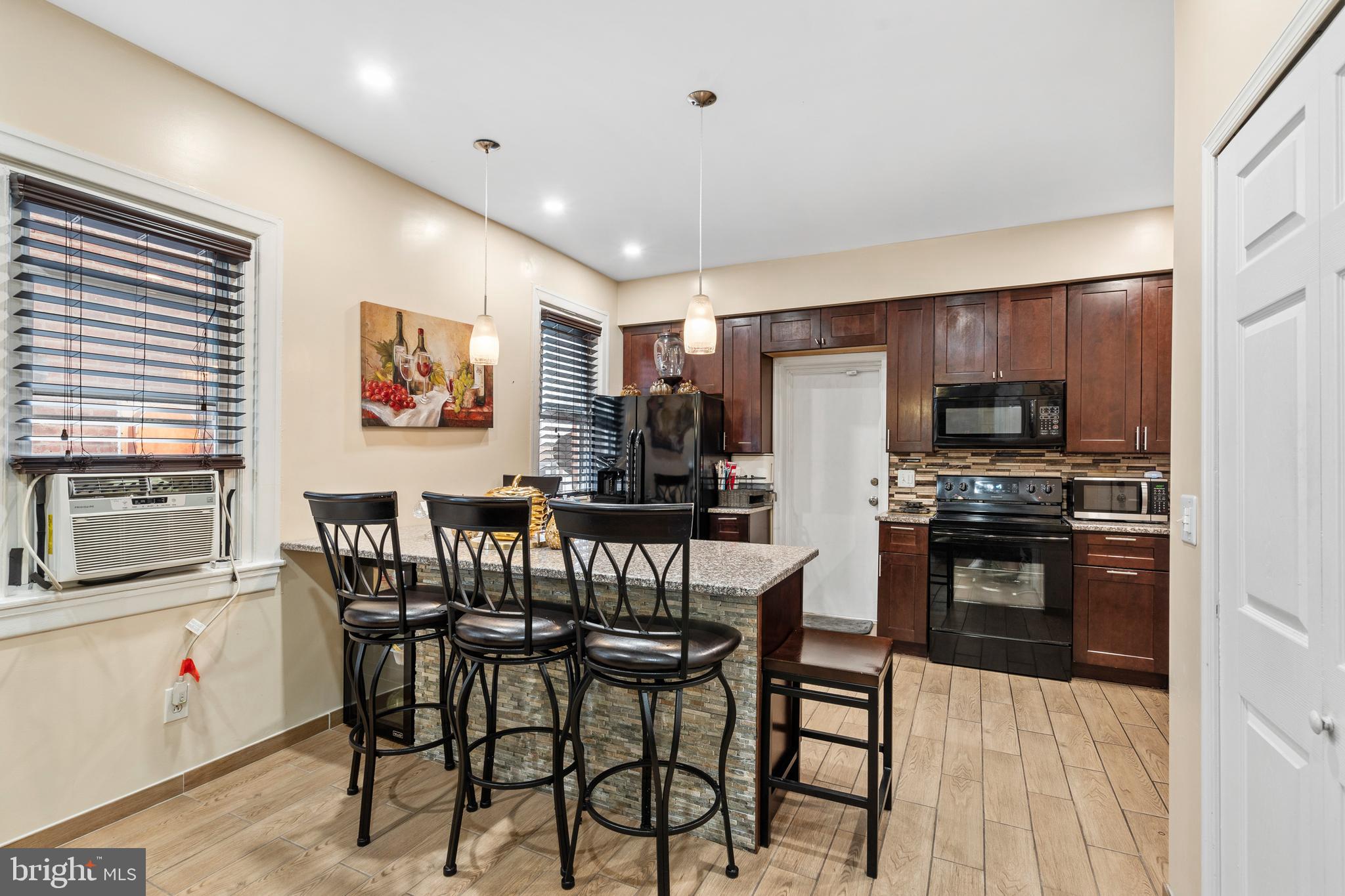 COBBS CREEK - Residential