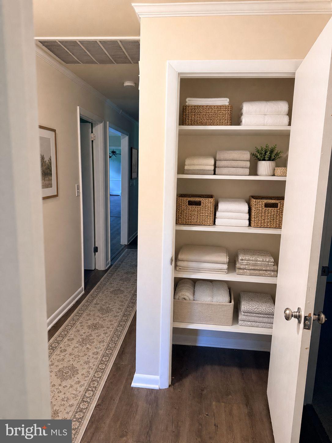 NOB HILL ESTATES - Residential