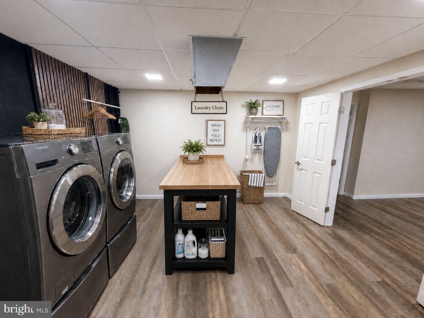 NOB HILL ESTATES - Residential