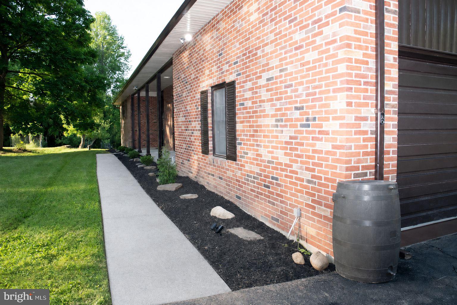 NOB HILL ESTATES - Residential