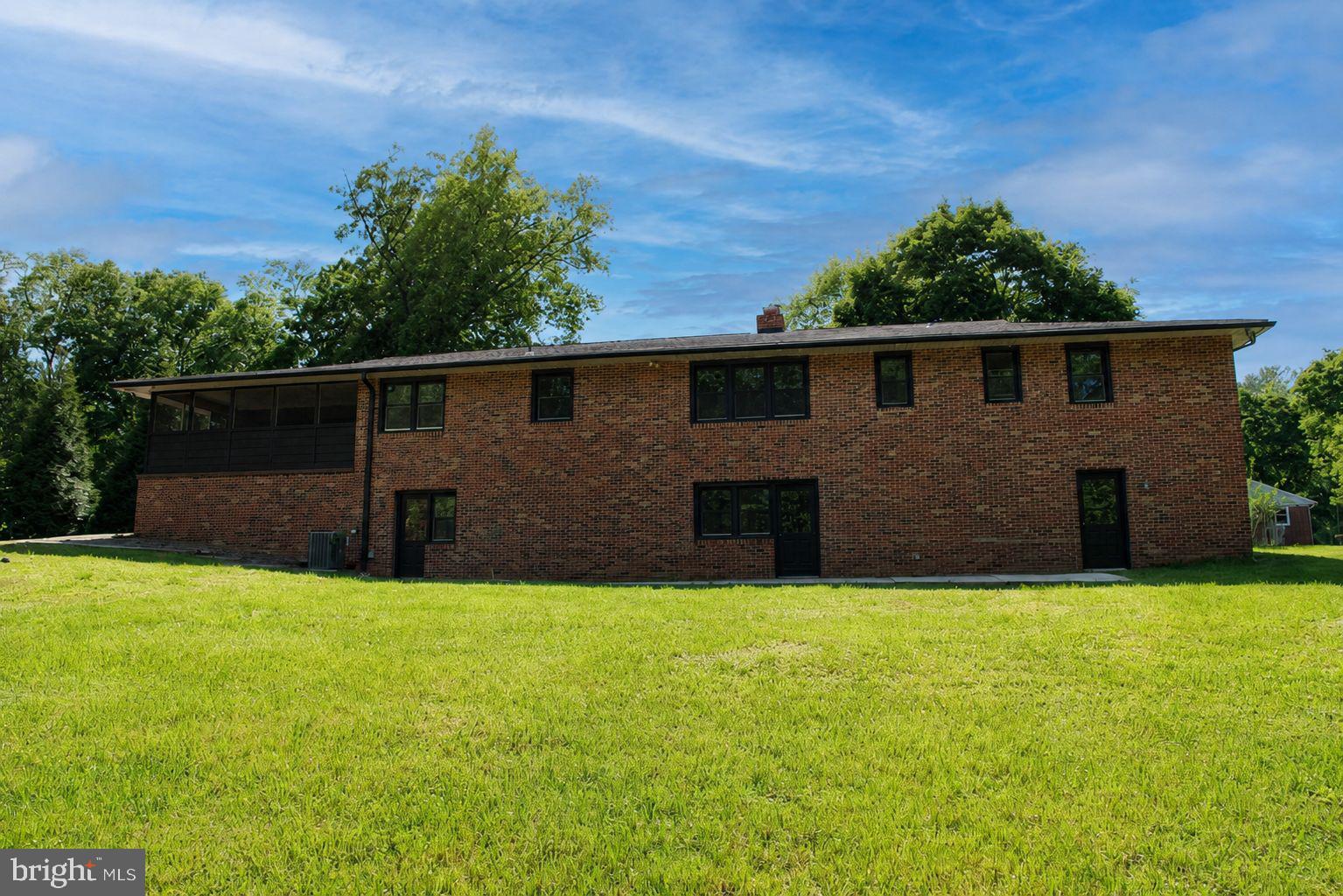 NOB HILL ESTATES - Residential