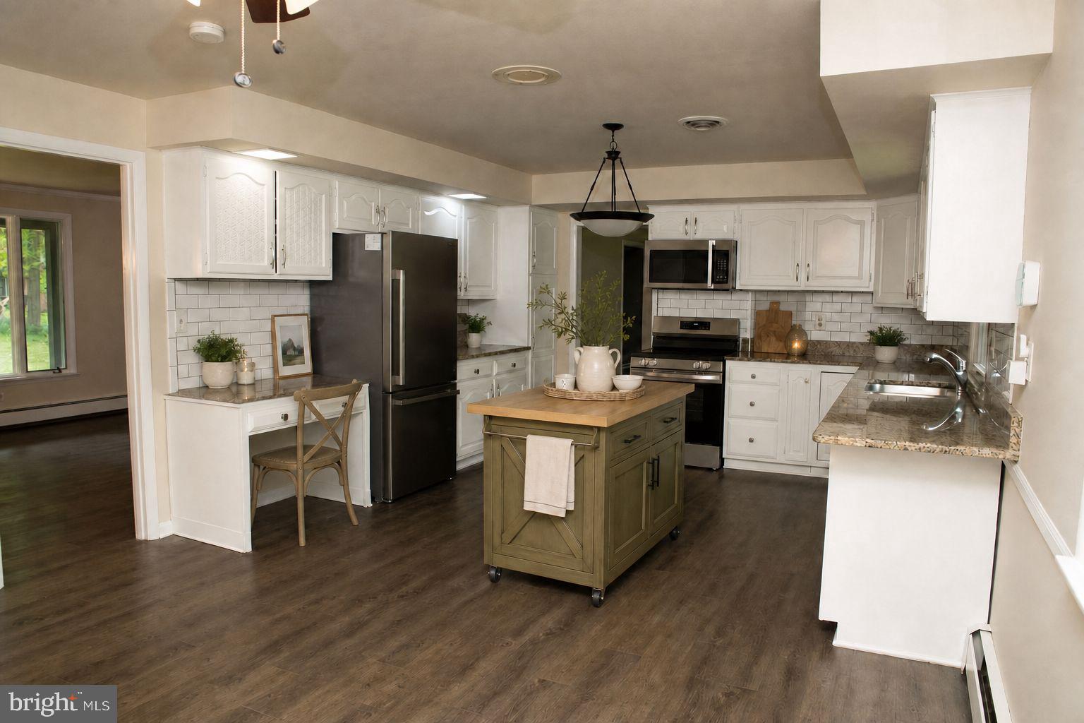 NOB HILL ESTATES - Residential