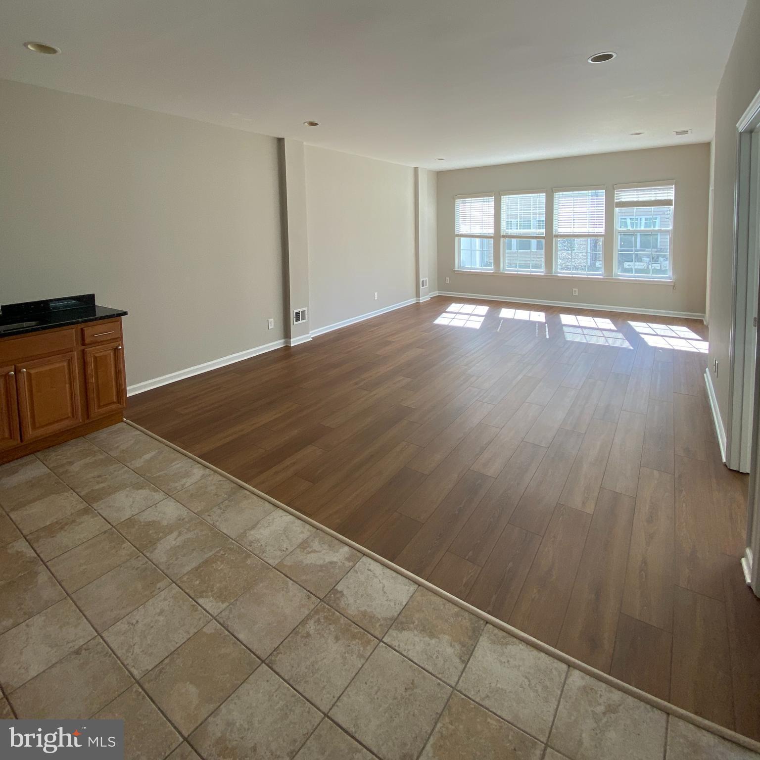 EAST GATE - Residential Lease