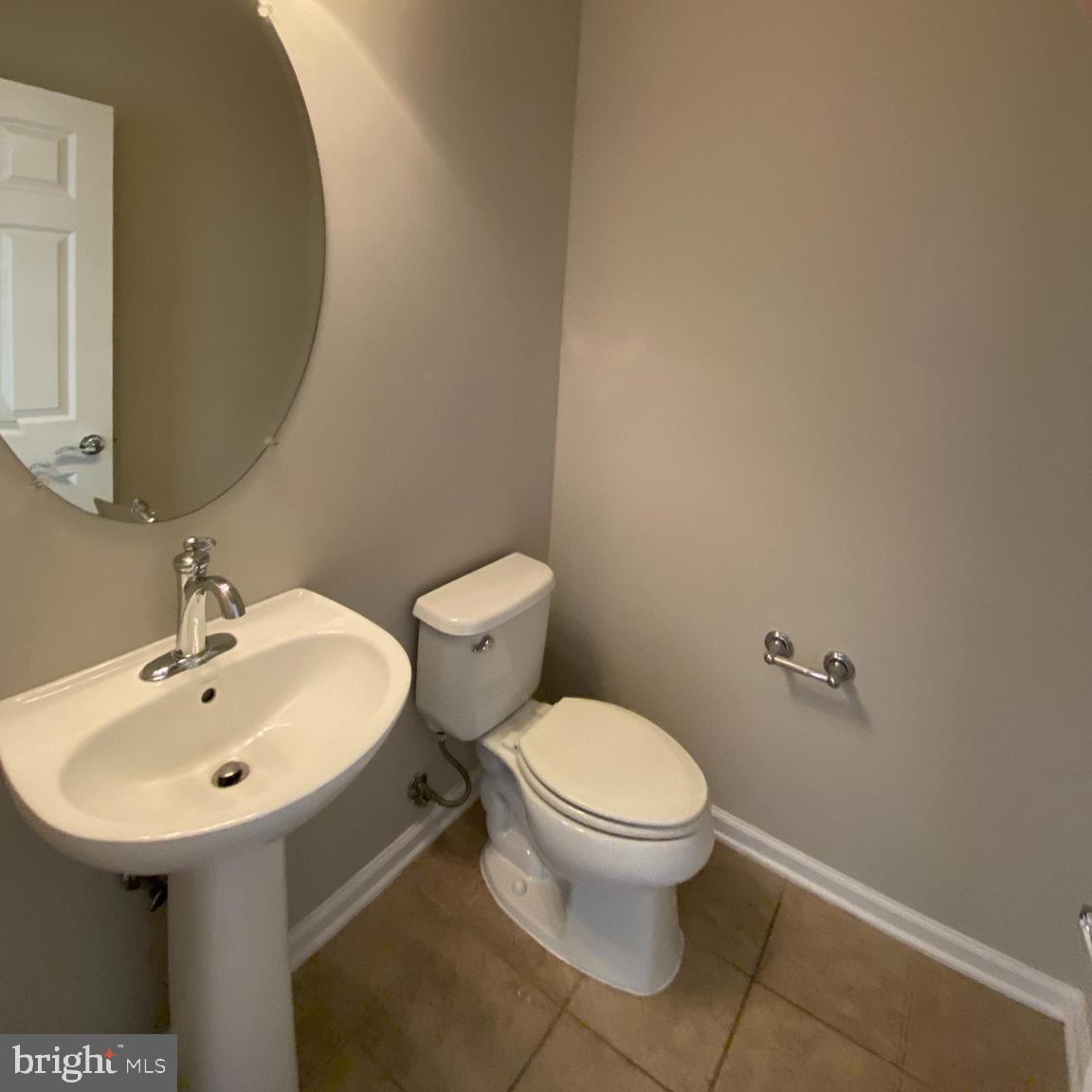 EAST GATE - Residential Lease