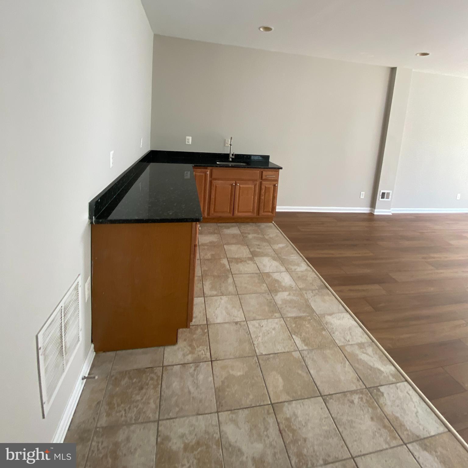 EAST GATE - Residential Lease