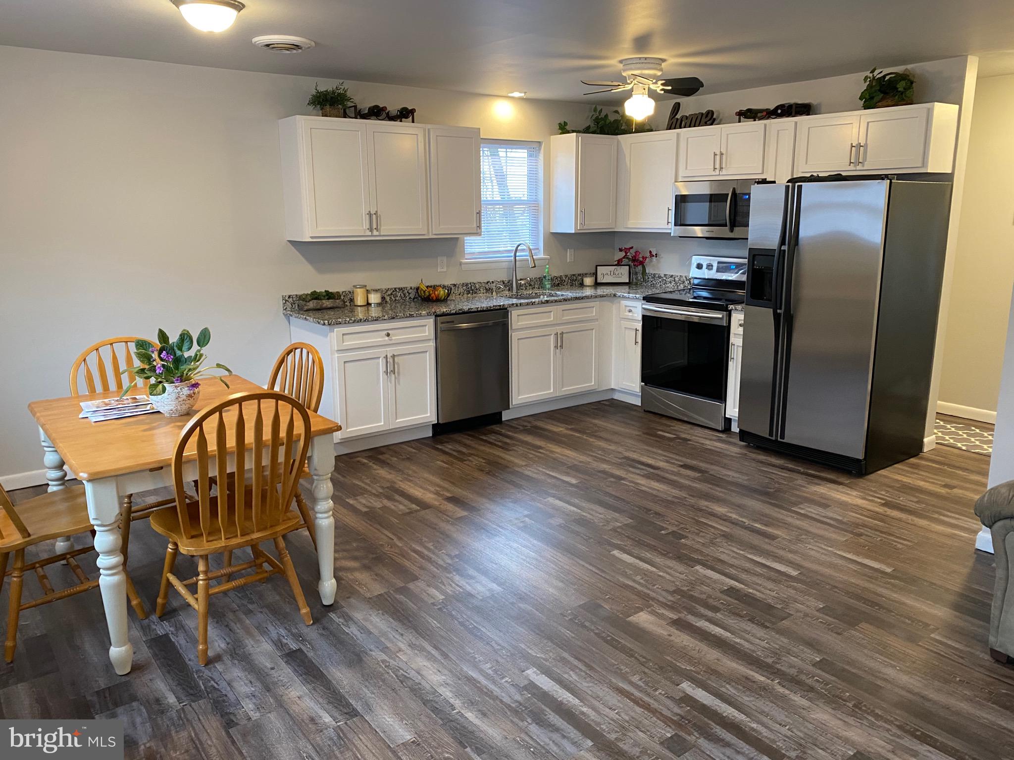 AUTUMNS EDGE - Residential