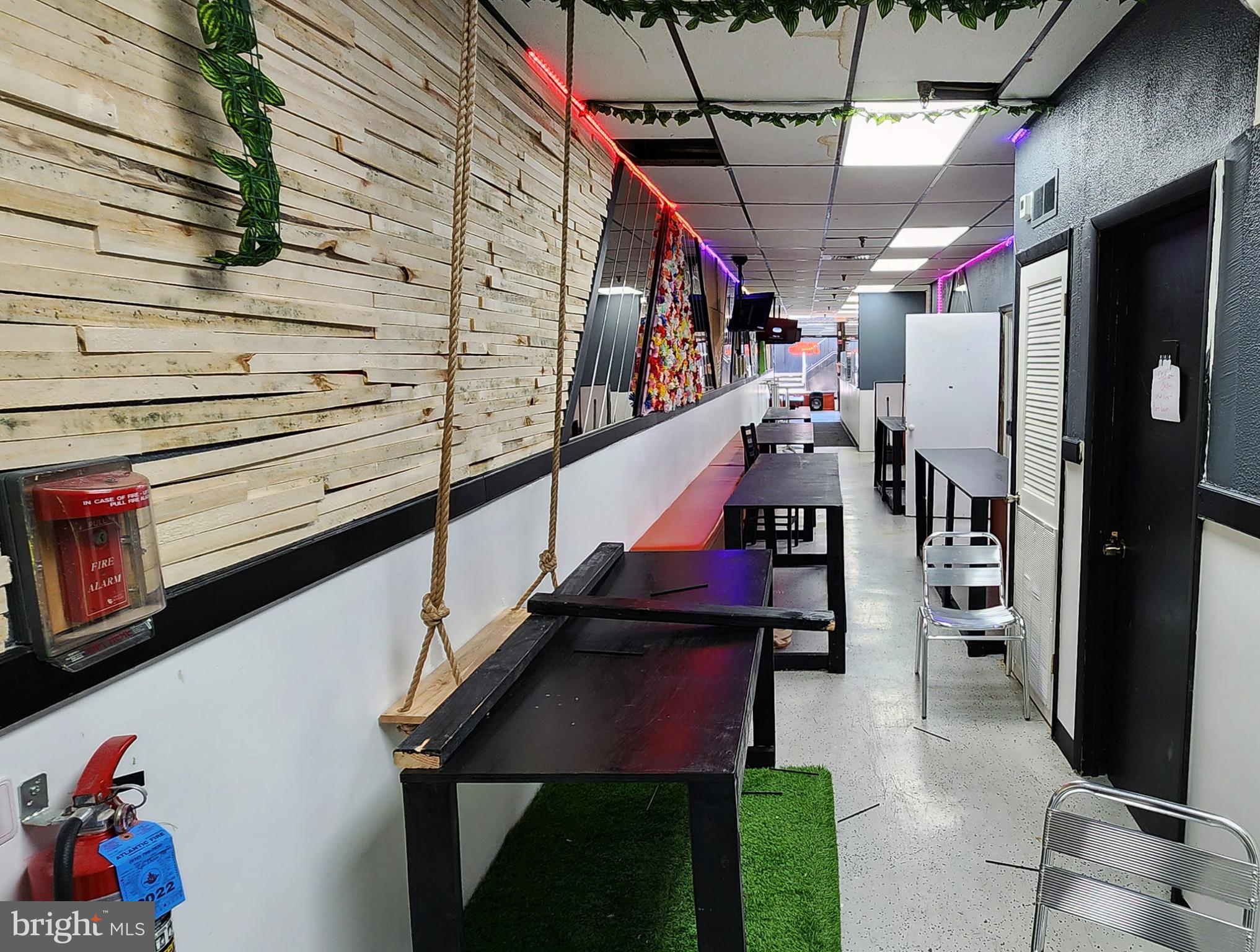 SOUTH STREET - Commercial Lease