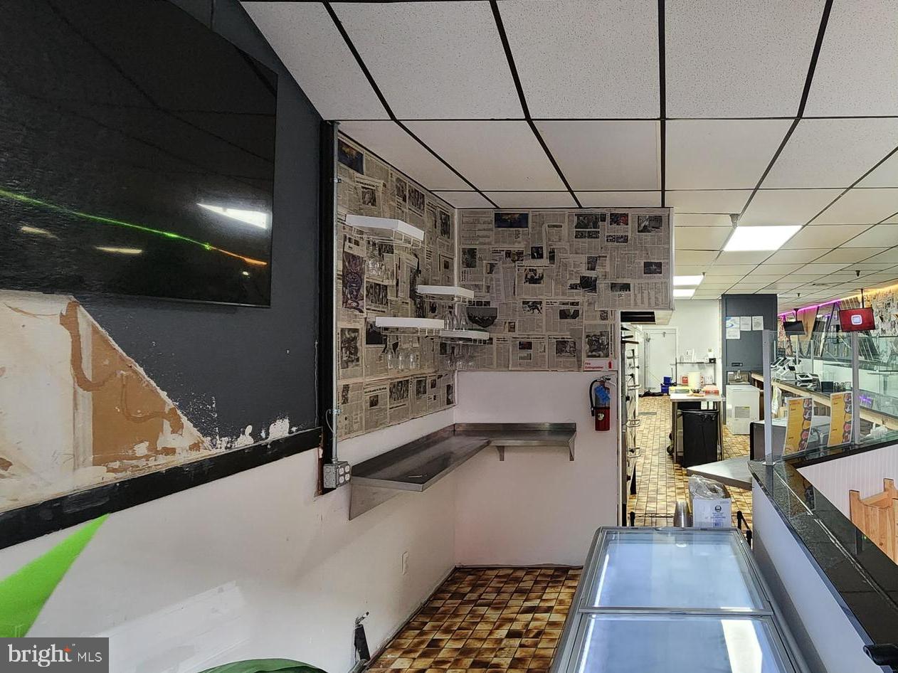 SOUTH STREET - Commercial Lease