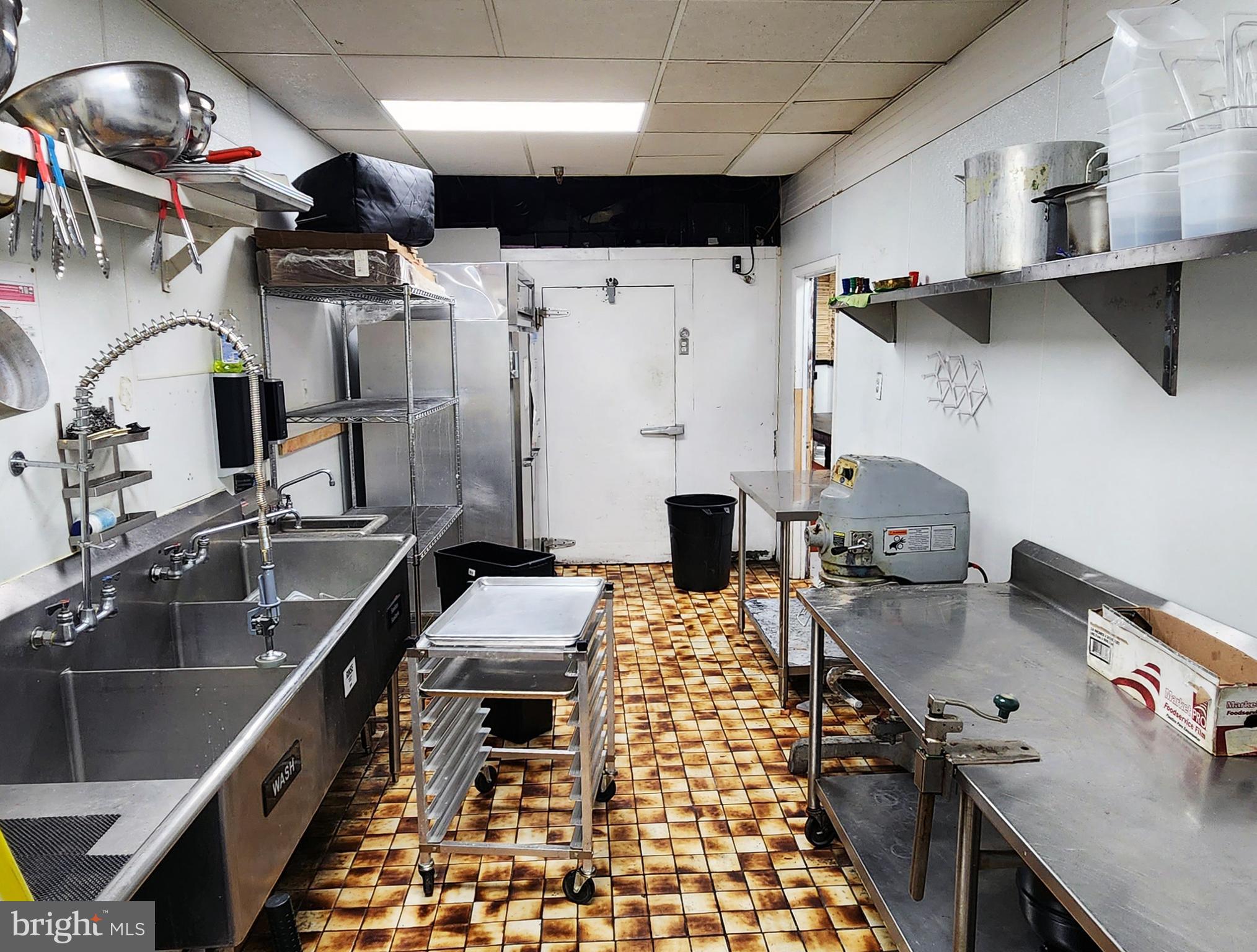 SOUTH STREET - Commercial Lease