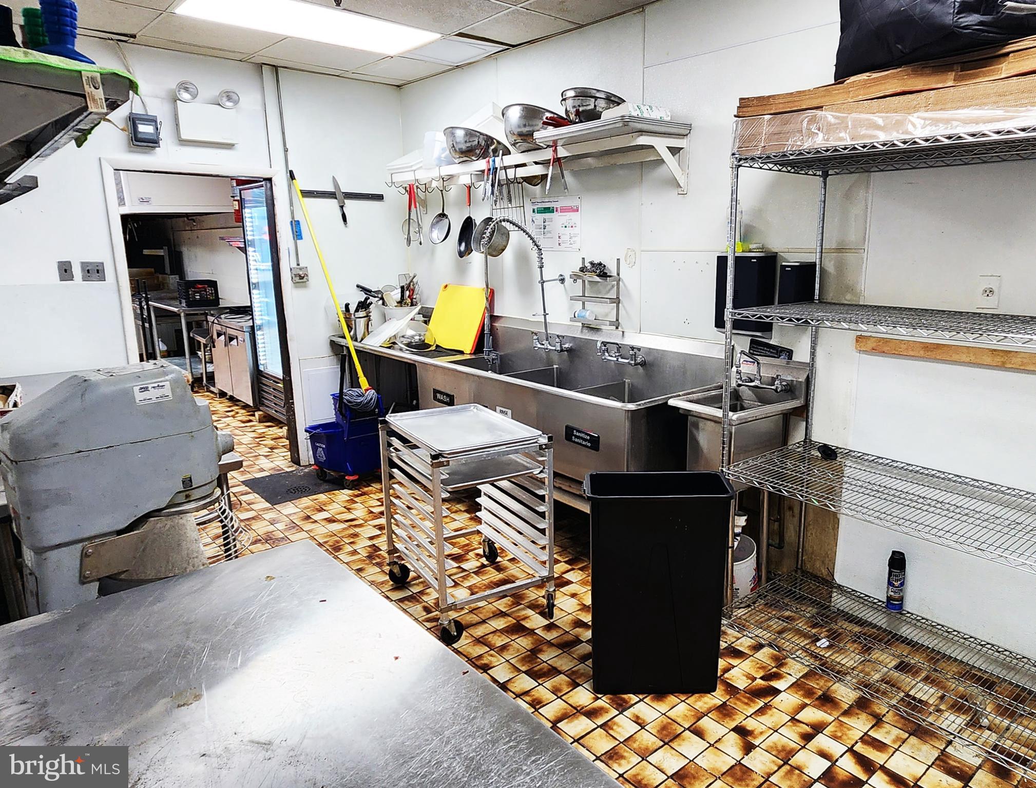 SOUTH STREET - Commercial Lease