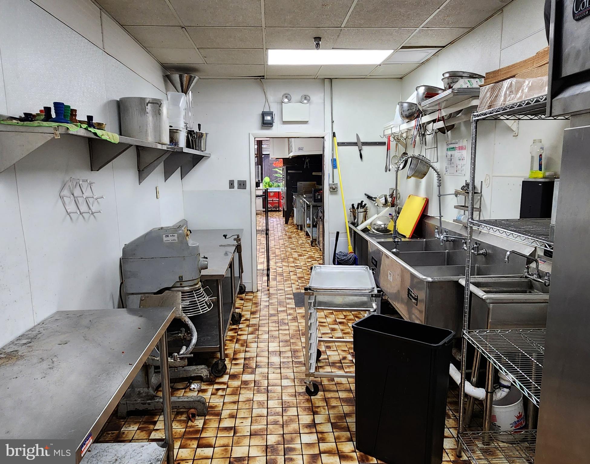 SOUTH STREET - Commercial Lease