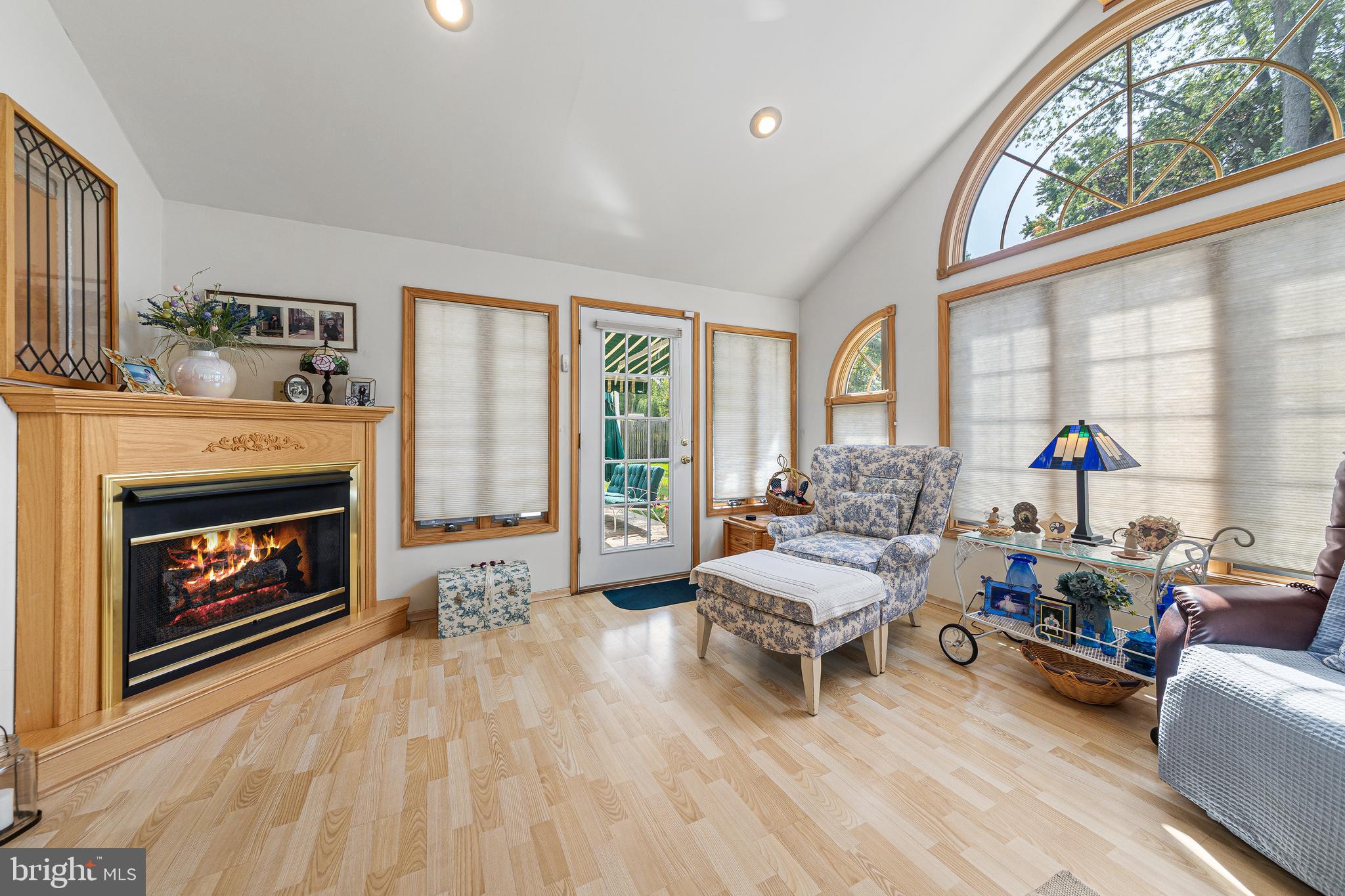 573 HAMMOND DRIVE