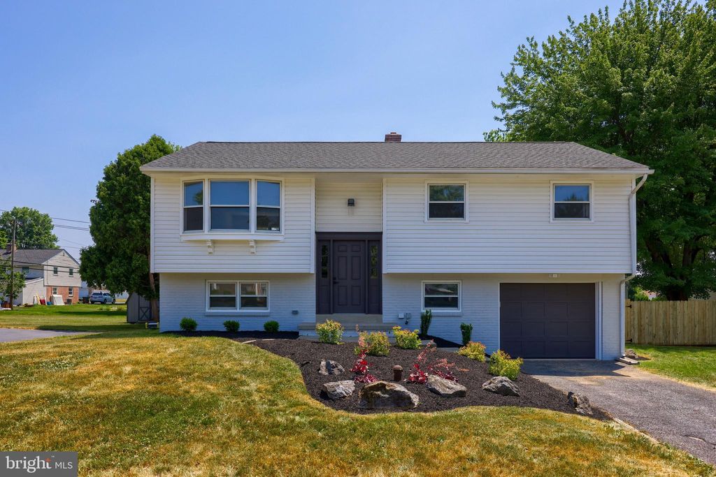 Photo of 424 NOTTINGHAM AVE, LANCASTER, PA 17601 (MLS # PALA2035868)