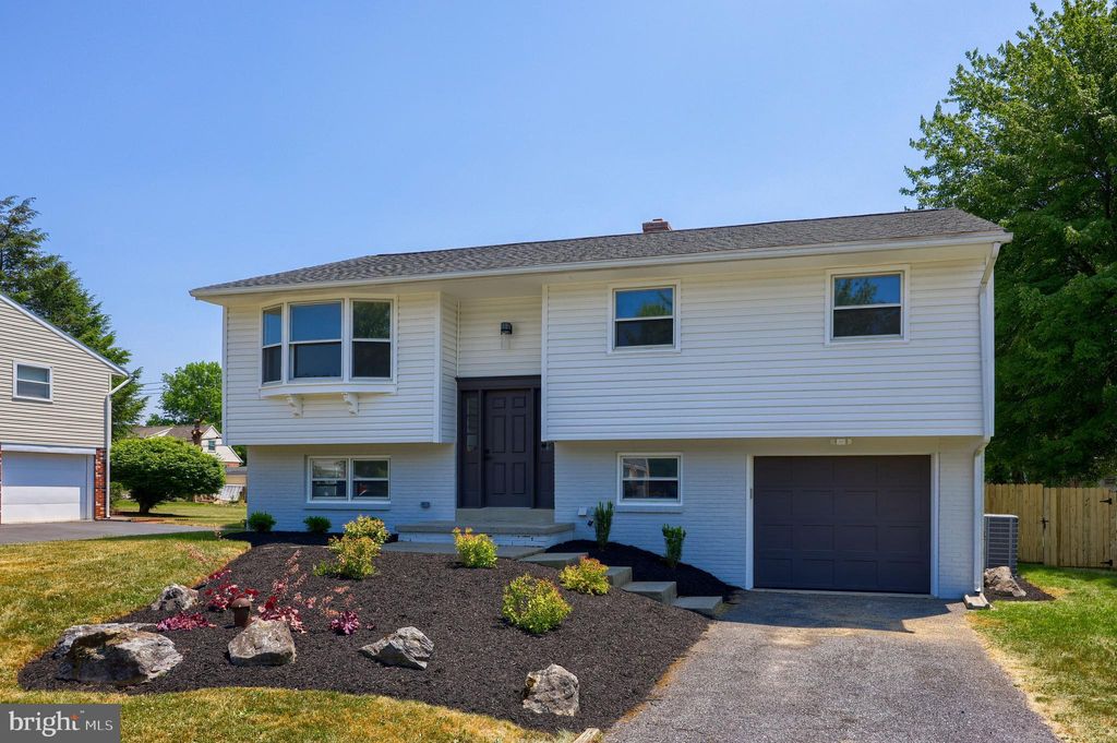 Photo of 424 NOTTINGHAM AVE, LANCASTER, PA 17601 (MLS # PALA2035868)