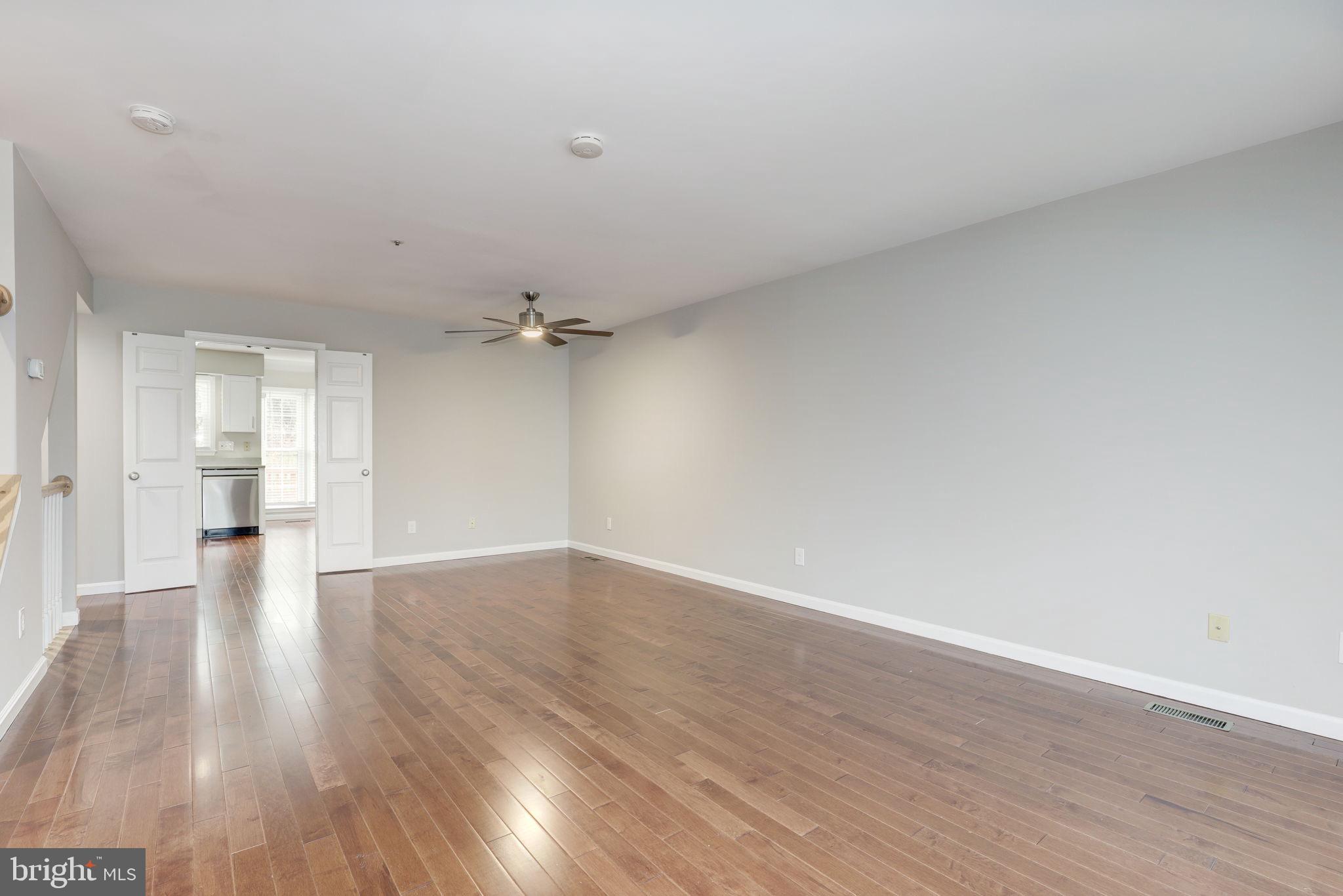 HOLLY POINTE - Residential Lease