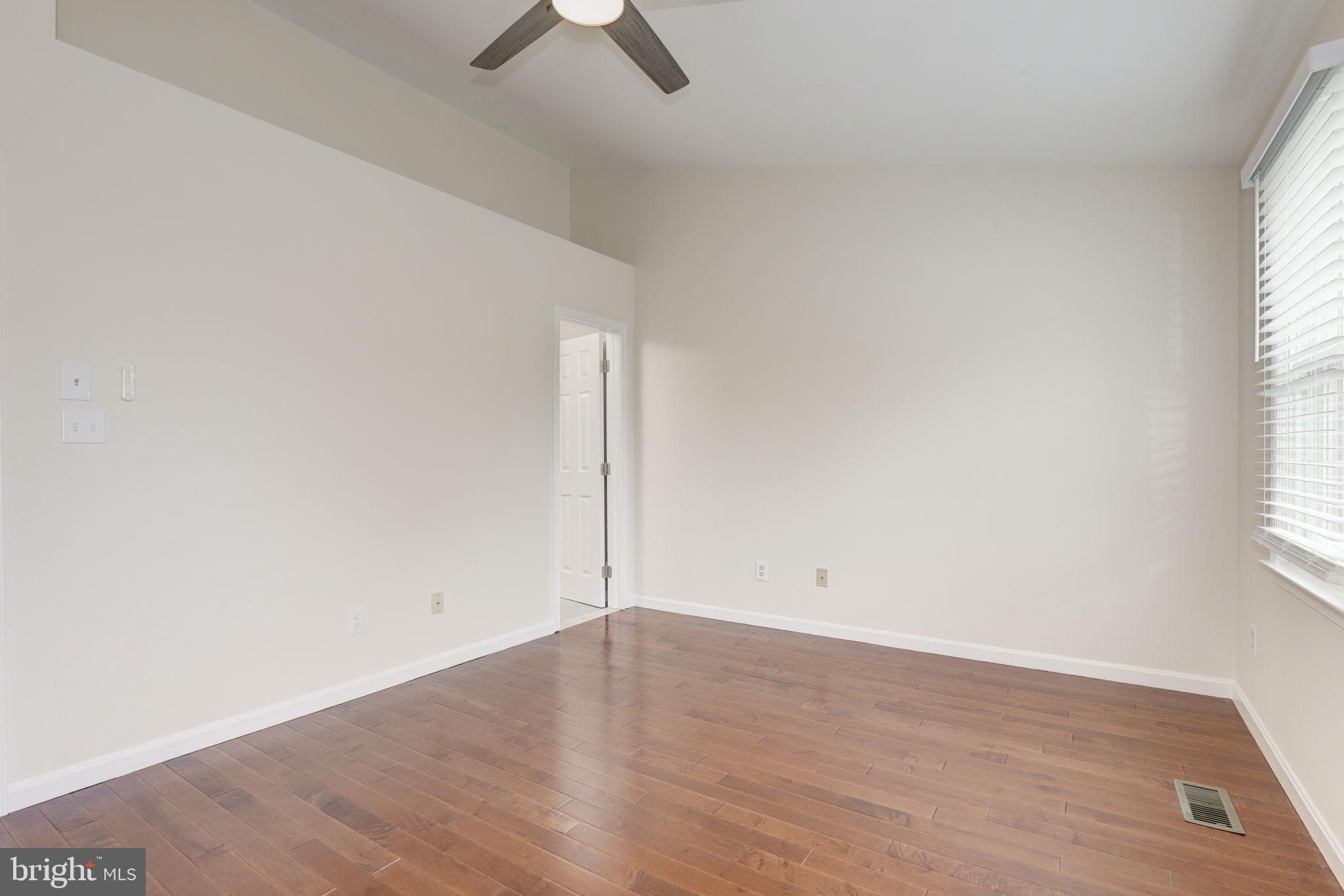 HOLLY POINTE - Residential Lease