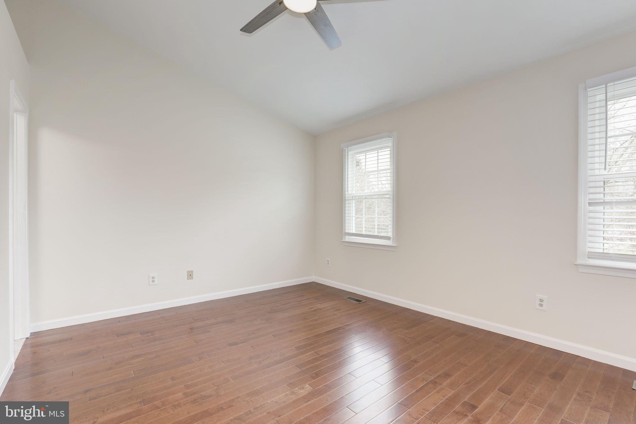 HOLLY POINTE - Residential Lease