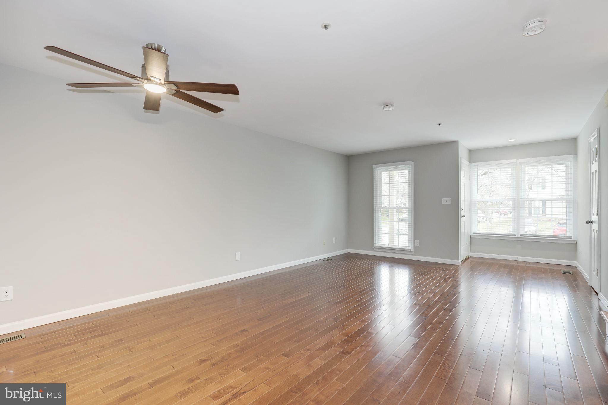 HOLLY POINTE - Residential Lease