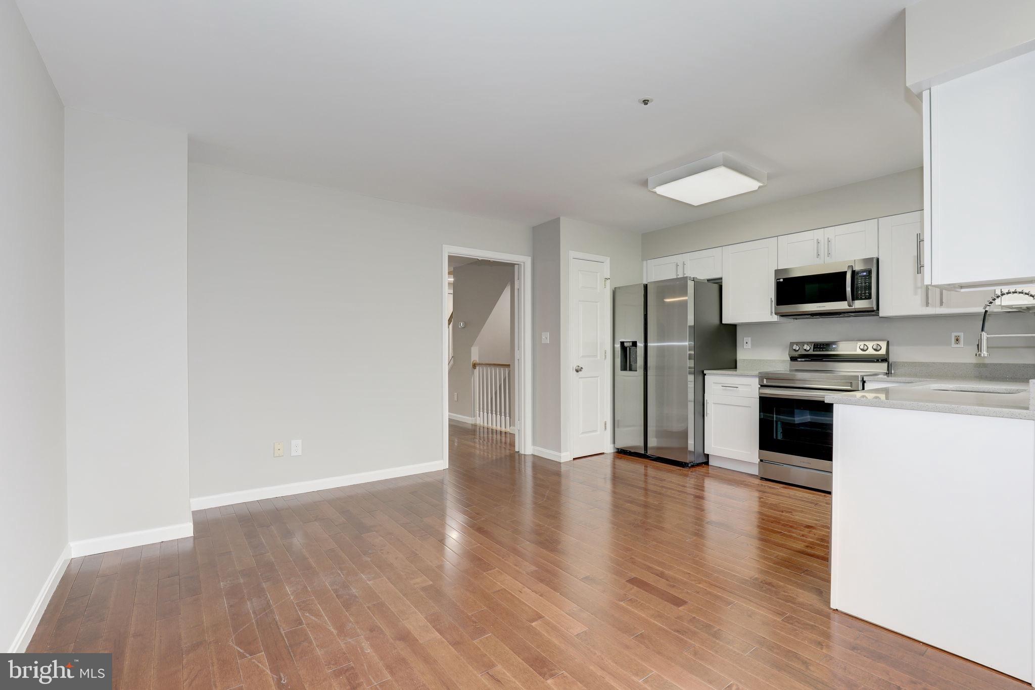 HOLLY POINTE - Residential Lease