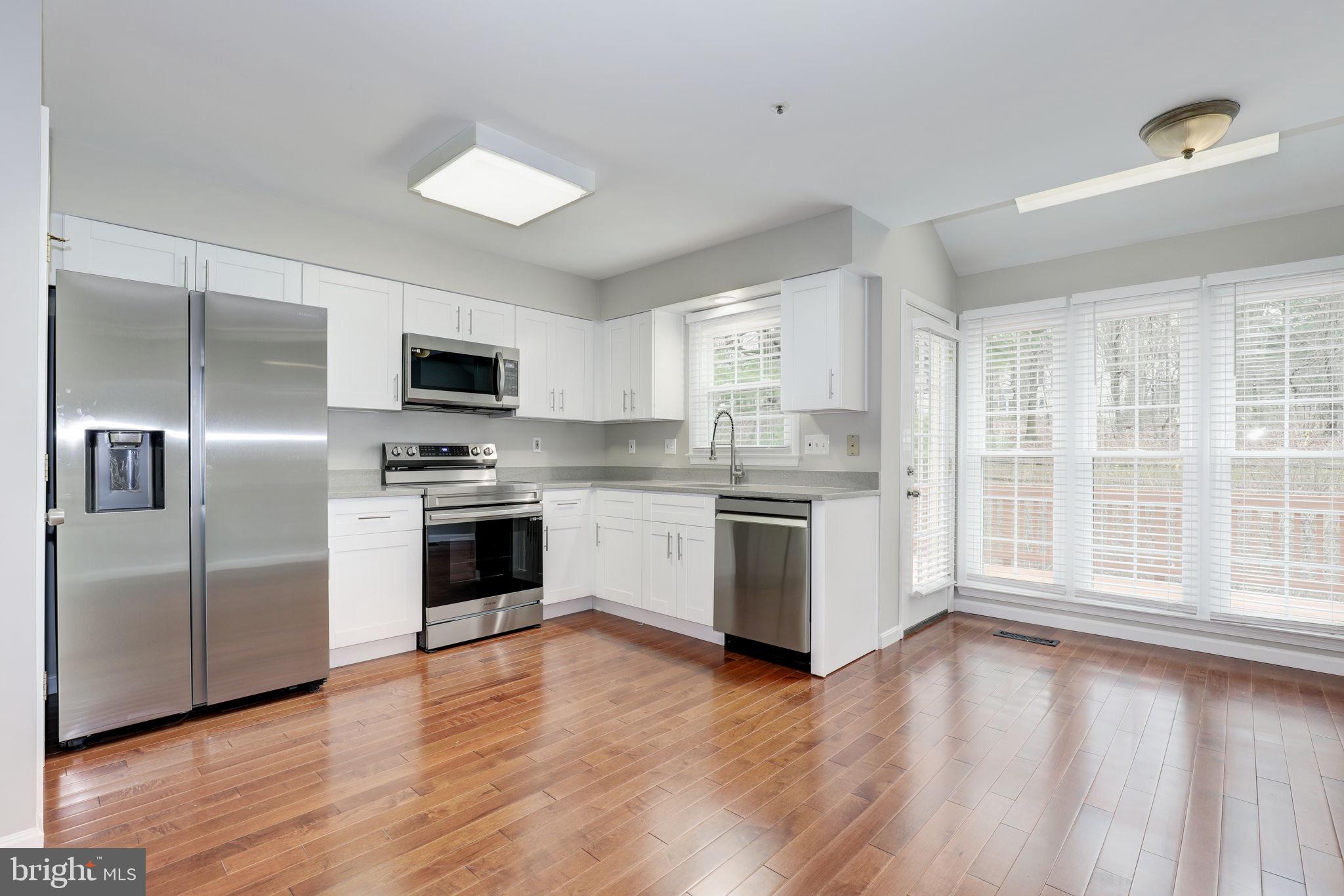 HOLLY POINTE - Residential Lease