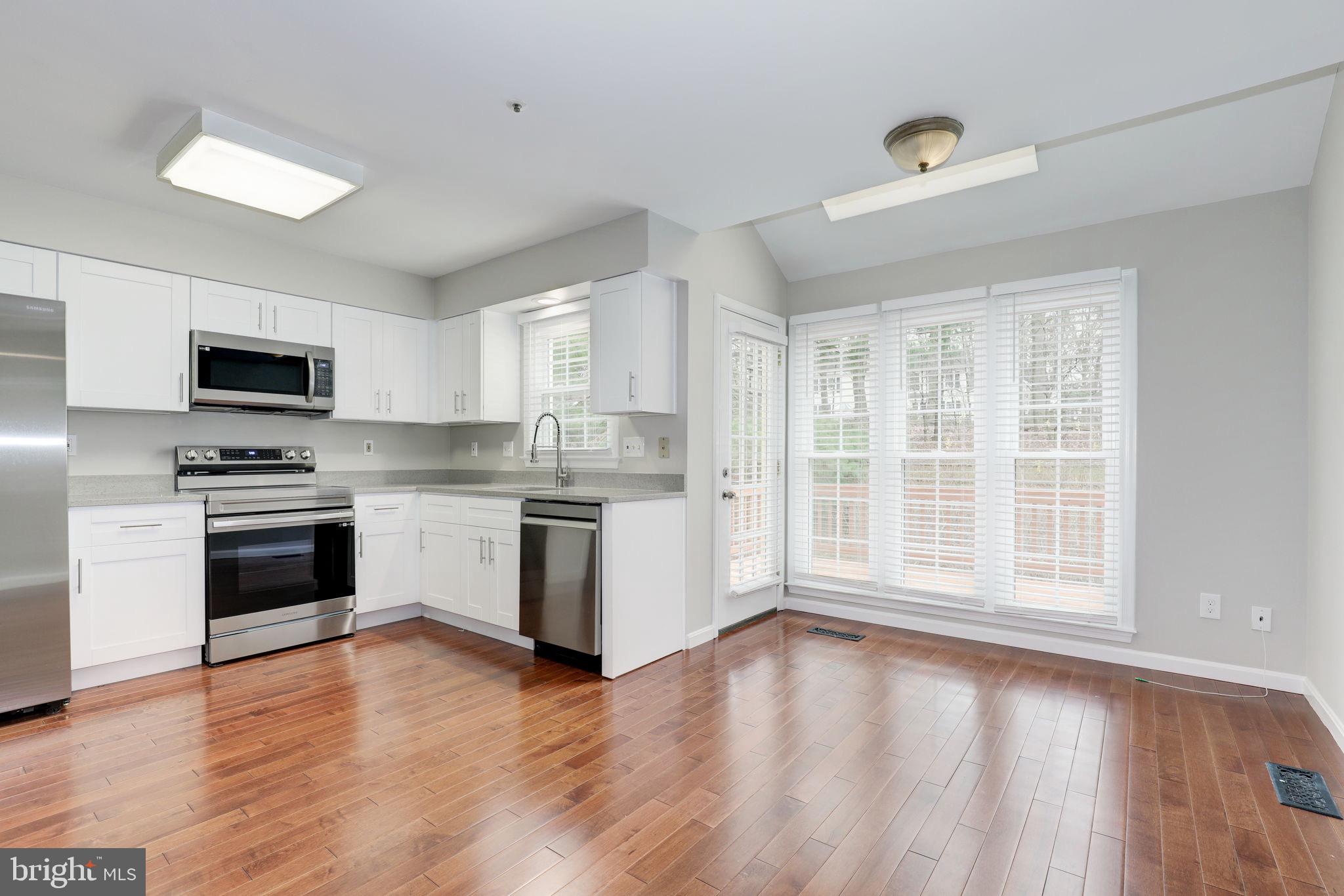 HOLLY POINTE - Residential Lease