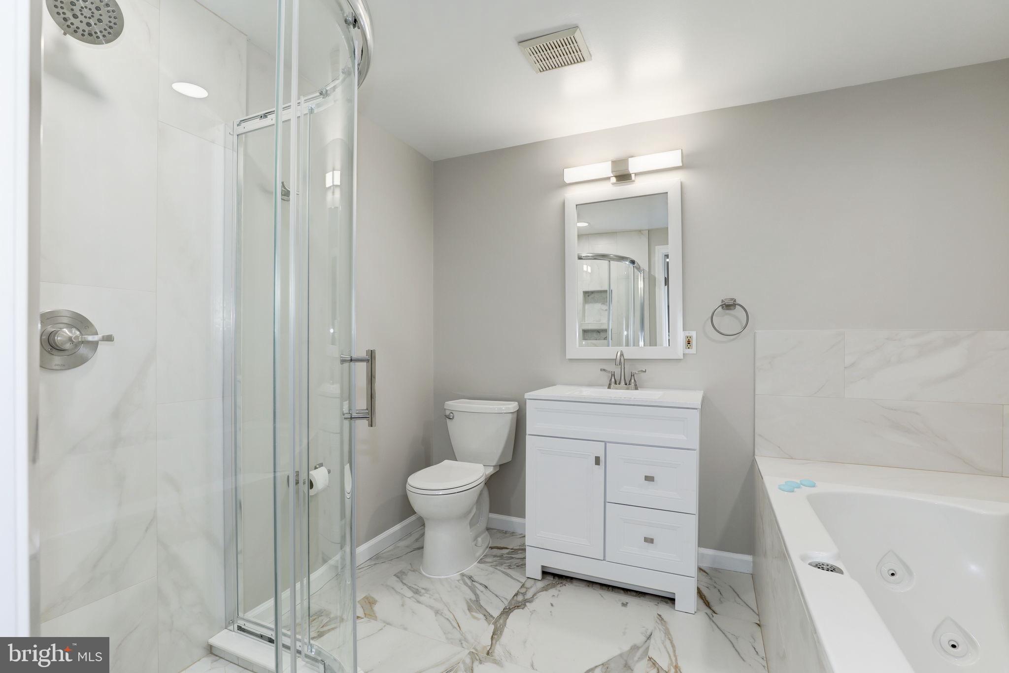 HOLLY POINTE - Residential Lease