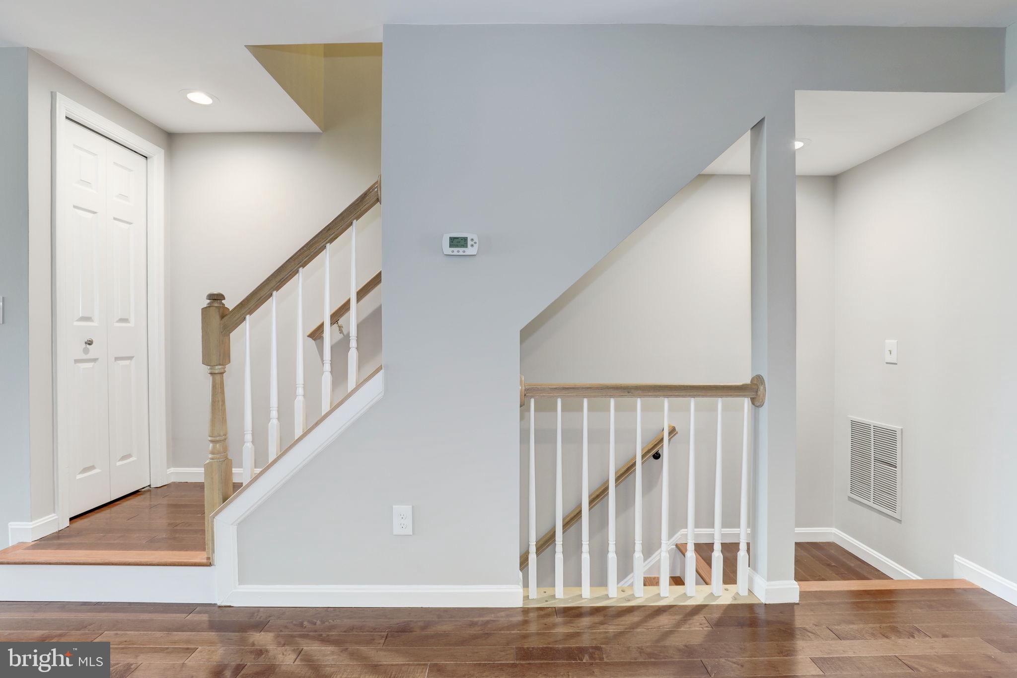 HOLLY POINTE - Residential Lease