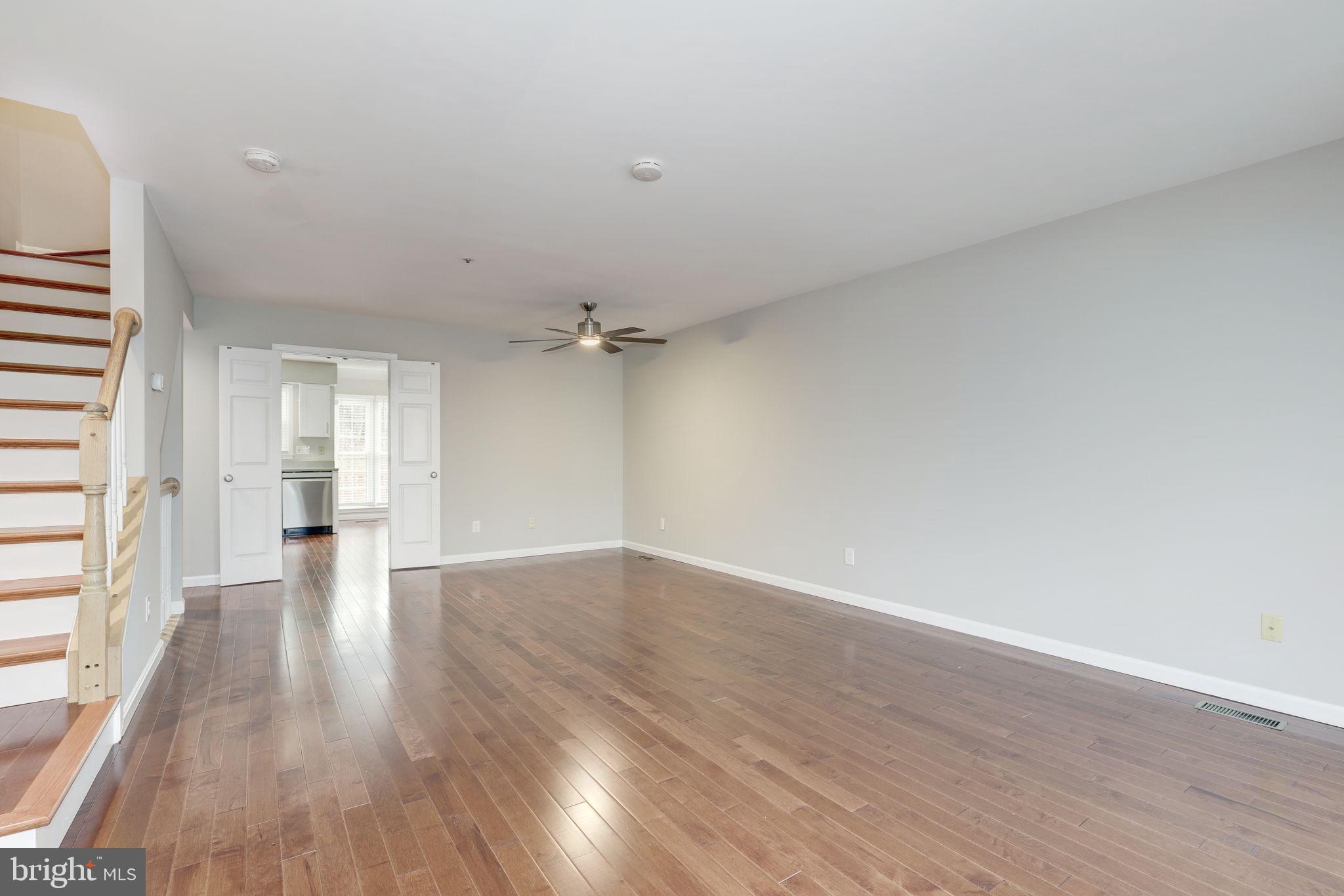 HOLLY POINTE - Residential Lease