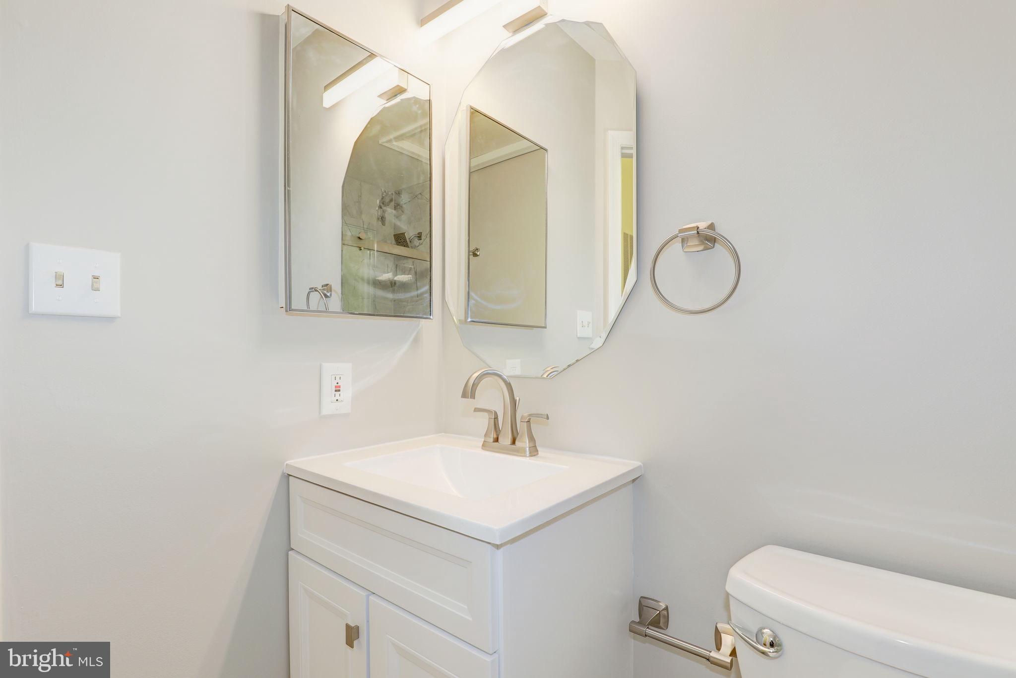 HOLLY POINTE - Residential Lease