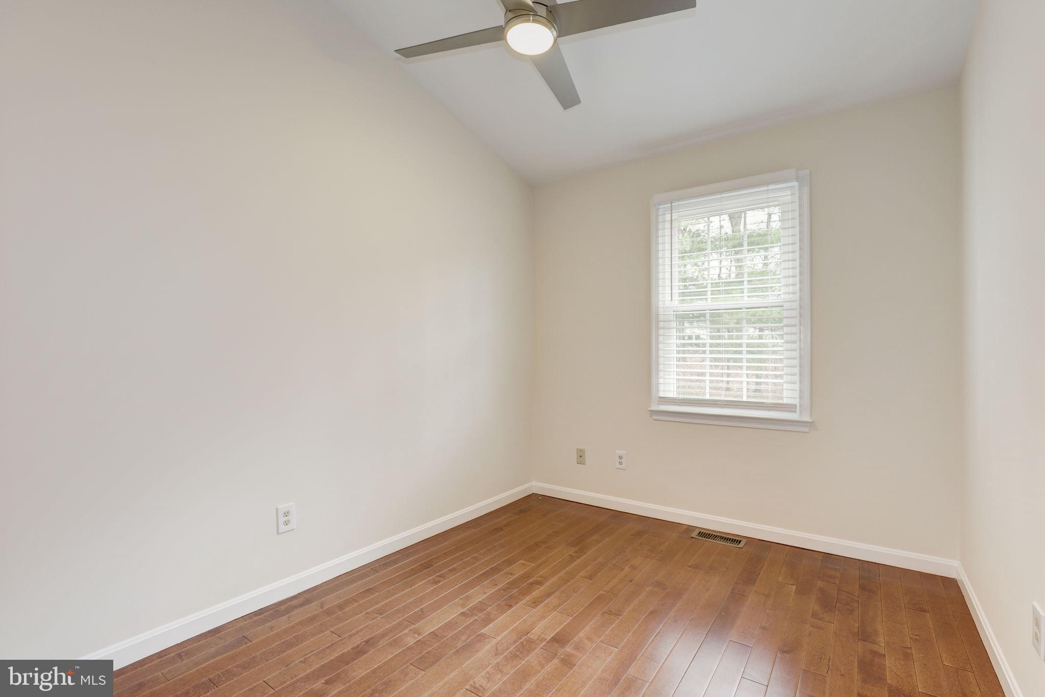 HOLLY POINTE - Residential Lease